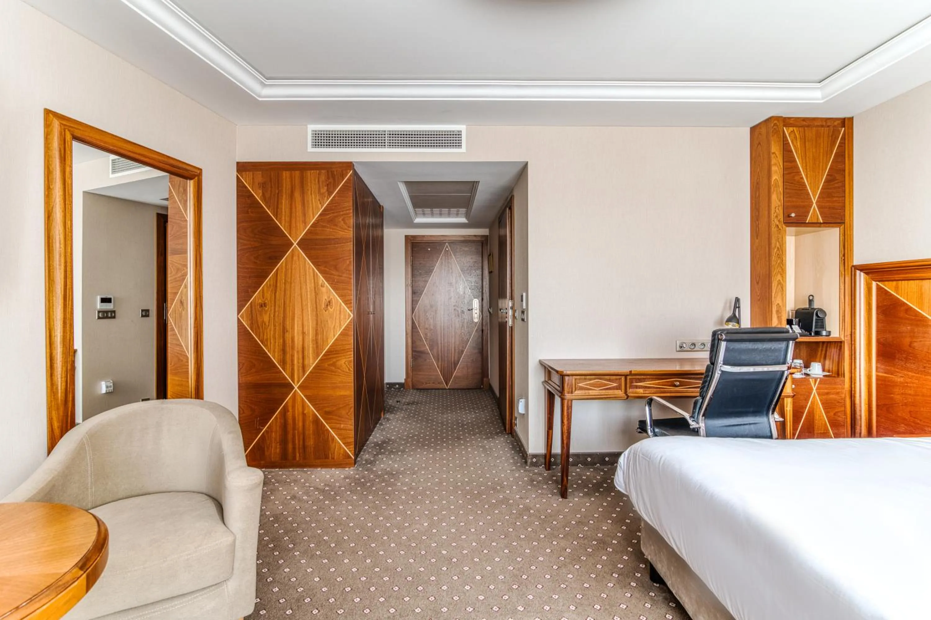 Living room, Bed in Hotel Haffner Resort & Spa - Destigo Hotels