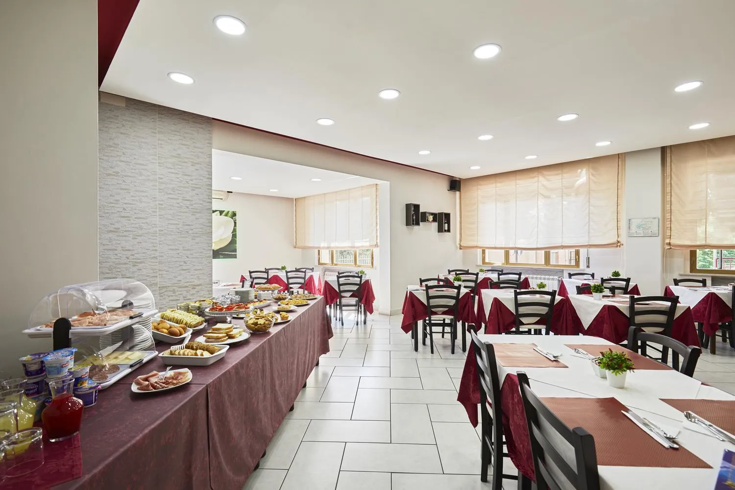 Buffet breakfast in Santa Caterina Hotel & Bike