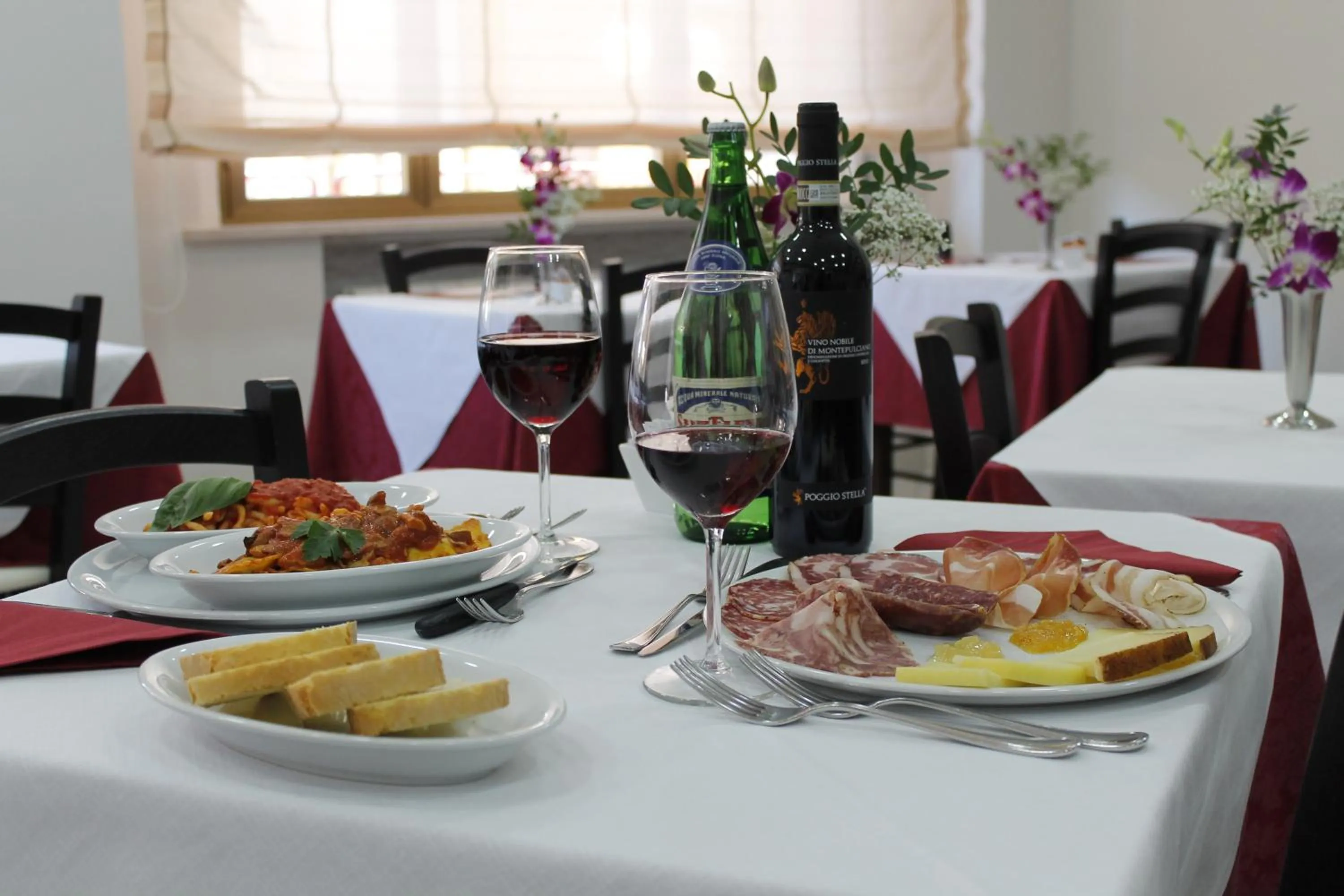 Restaurant/places to eat in Santa Caterina Hotel & Bike