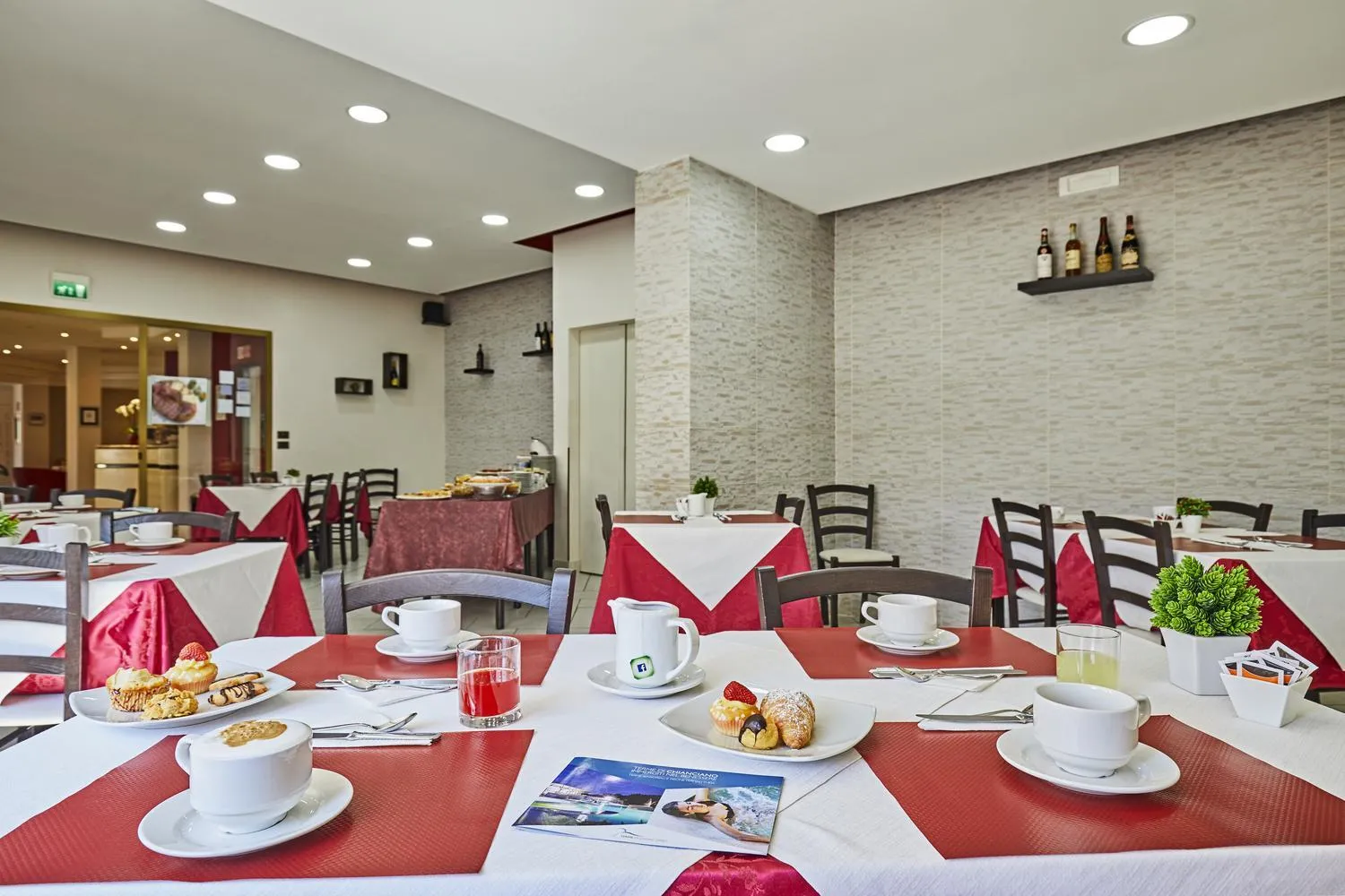 Buffet breakfast in Santa Caterina Hotel & Bike