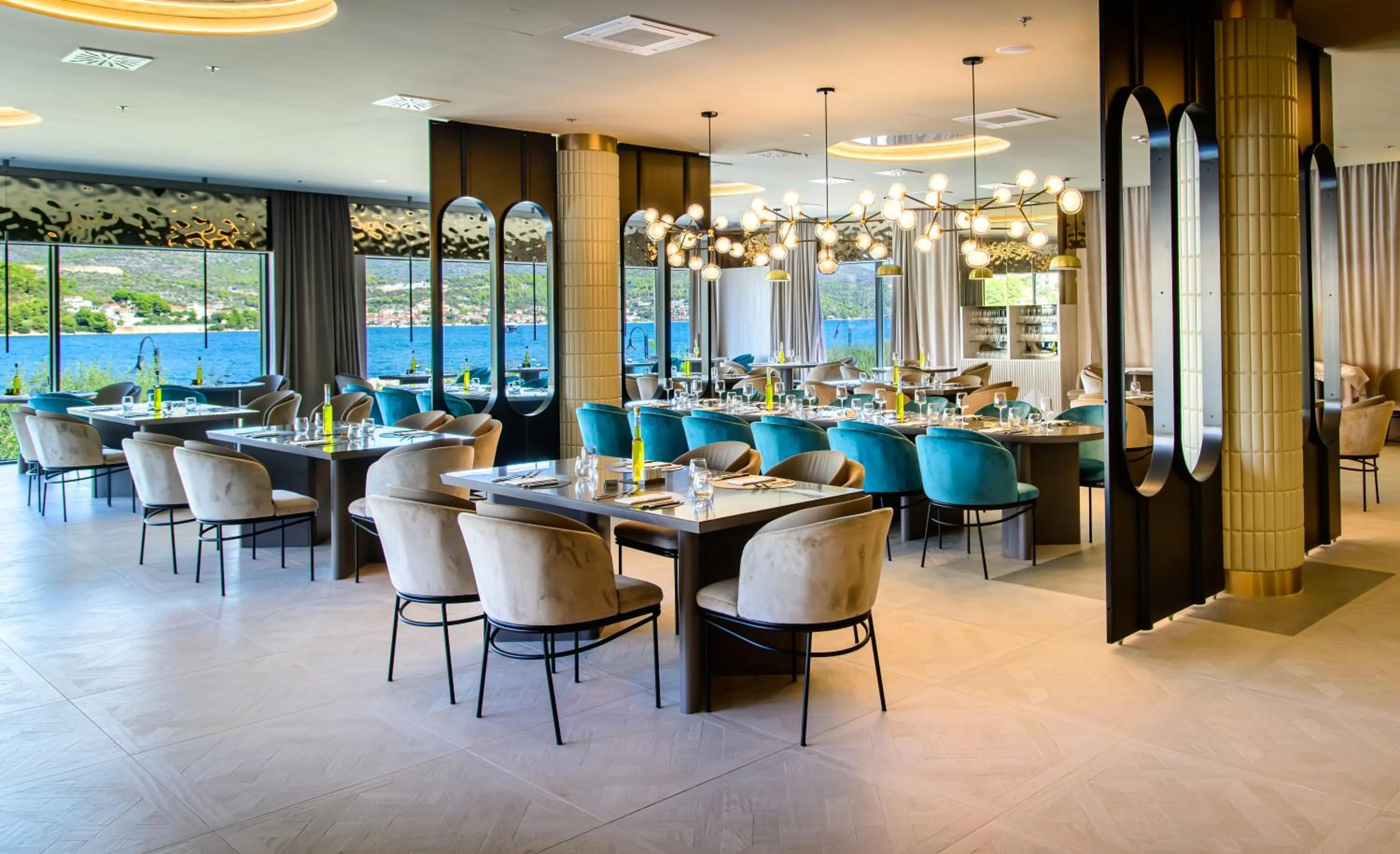 Restaurant/places to eat in Marinus Beach Hotel