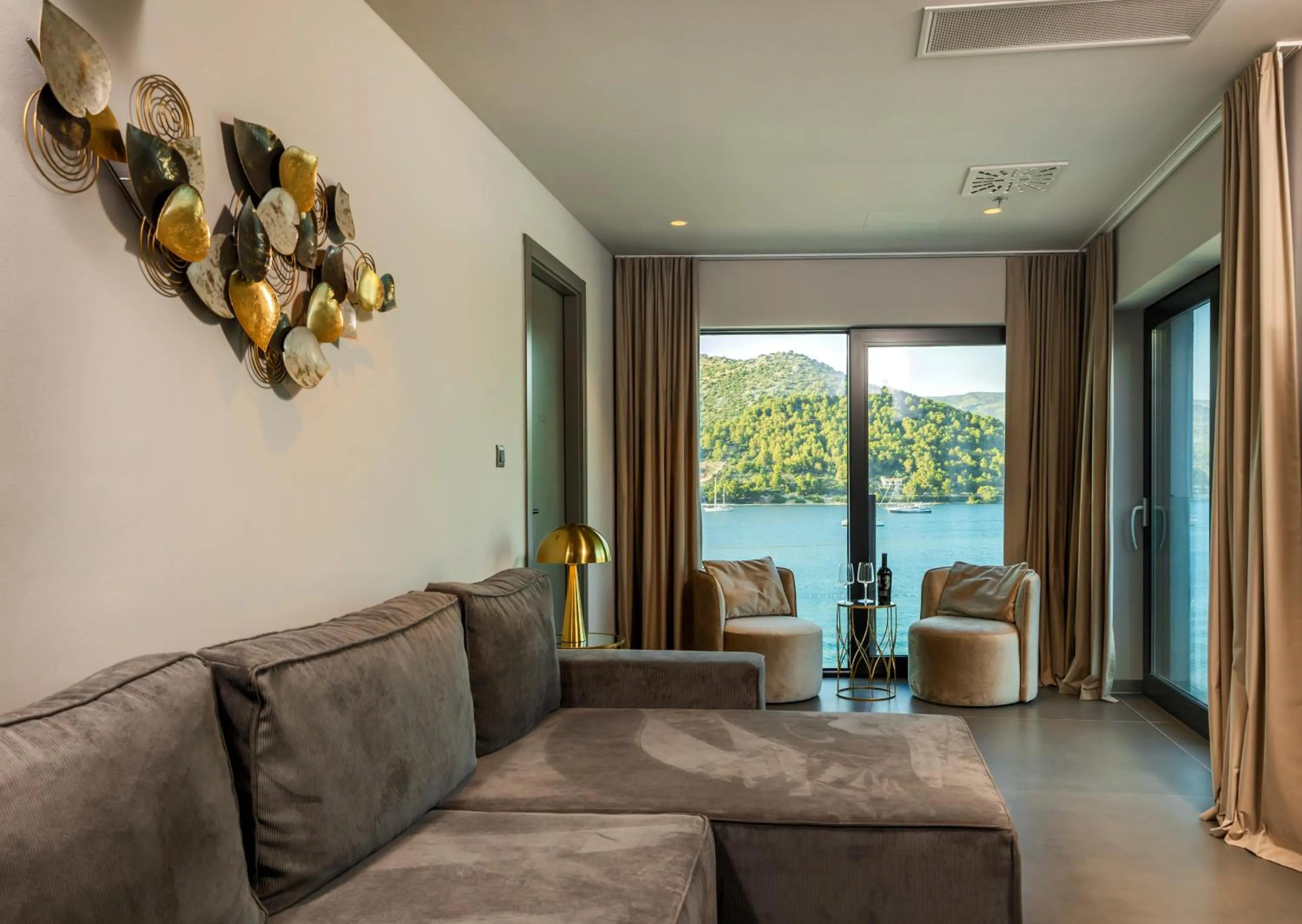 Living room in Marinus Beach Hotel