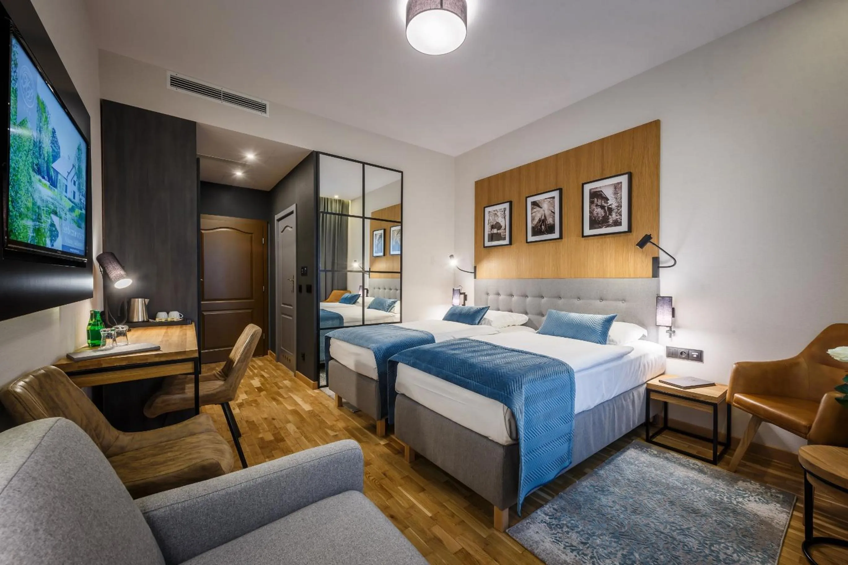 Photo of the whole room, Bed in Hotel Prezydent