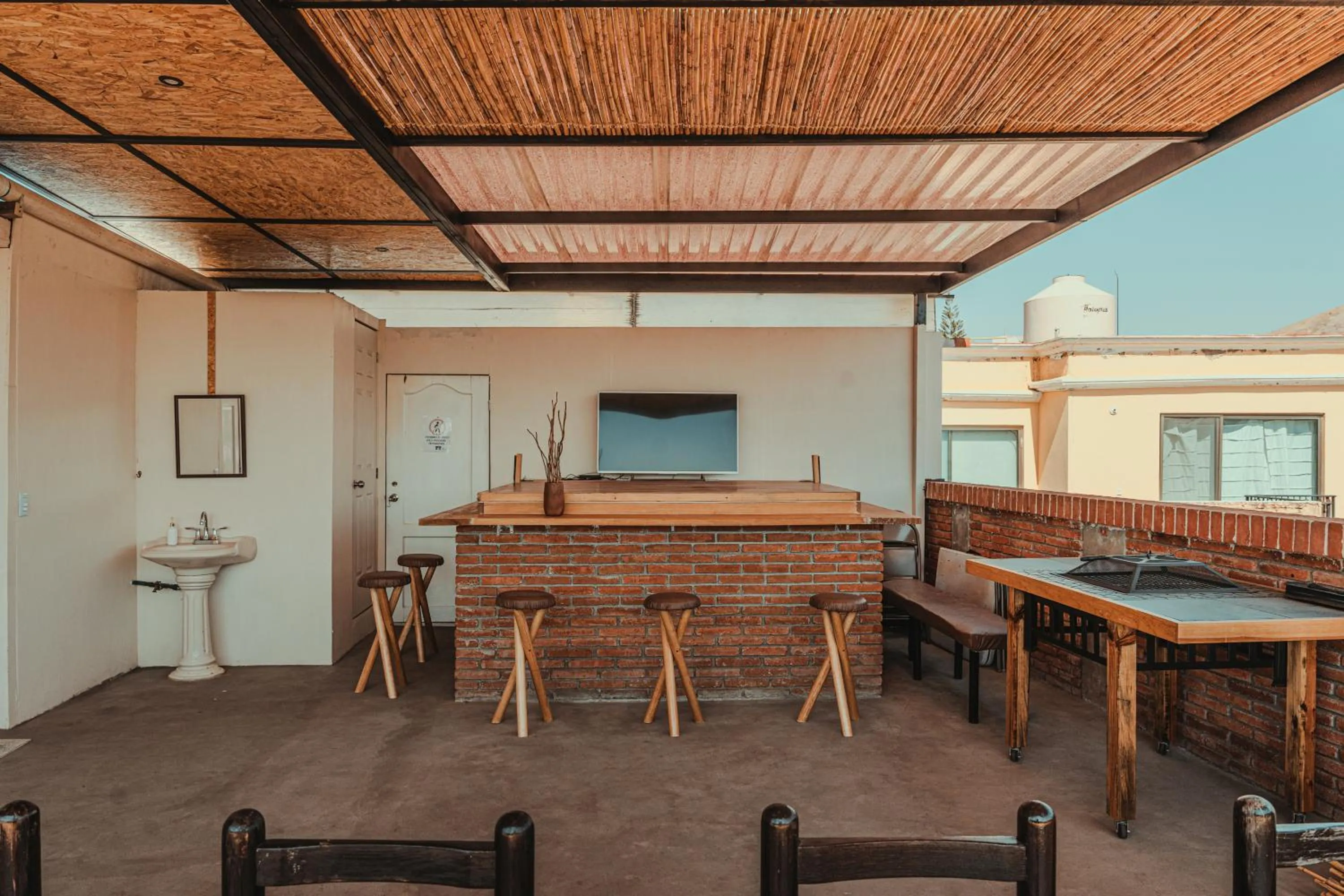 Communal lounge/ TV room in Hotel Casa Acueducto - Lujo Cultural