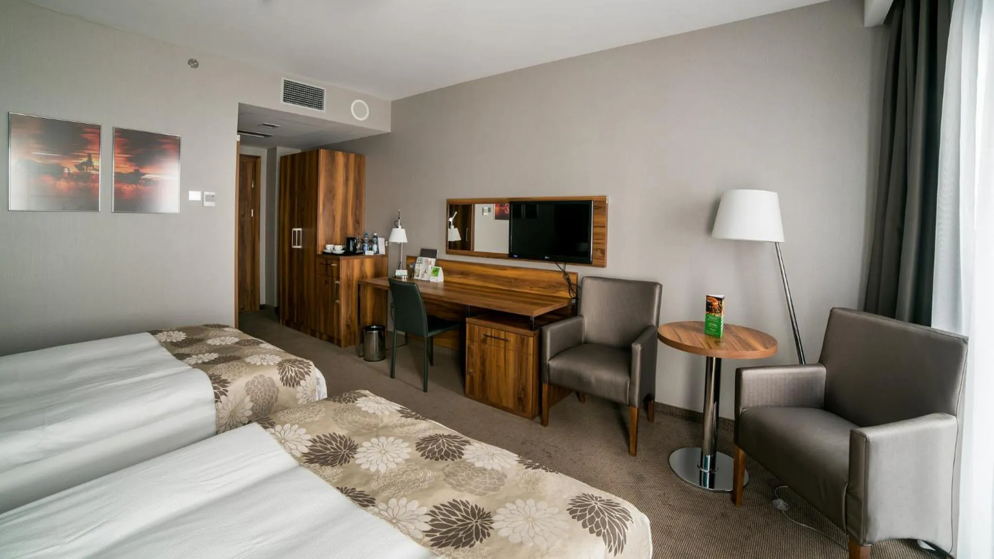 Photo of the whole room, Bed in Holiday Inn Krakow City Centre by IHG