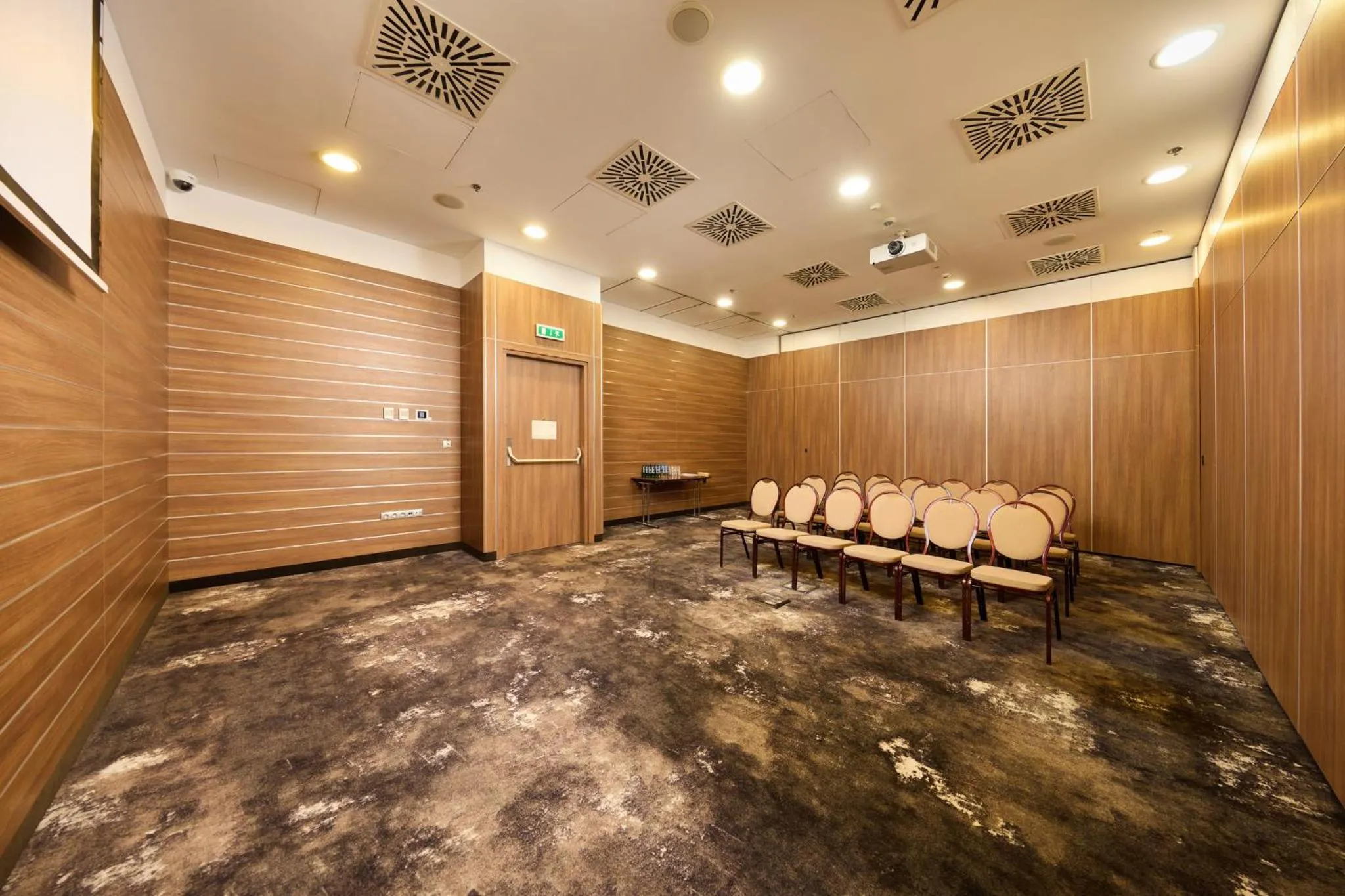 Meeting/conference room in Holiday Inn Krakow City Centre by IHG