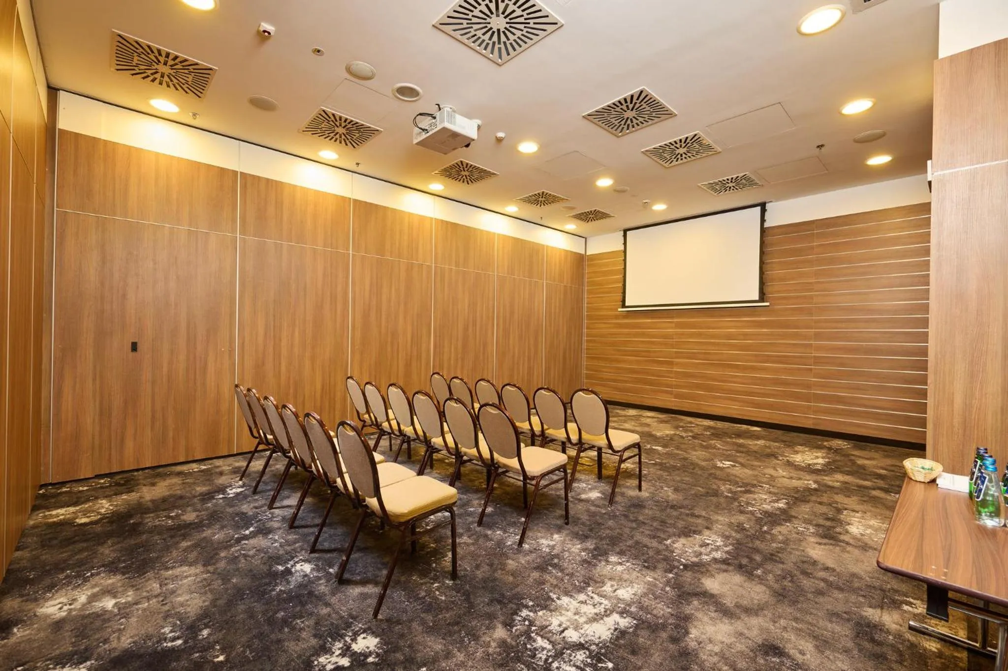 Meeting/conference room in Holiday Inn Krakow City Centre by IHG