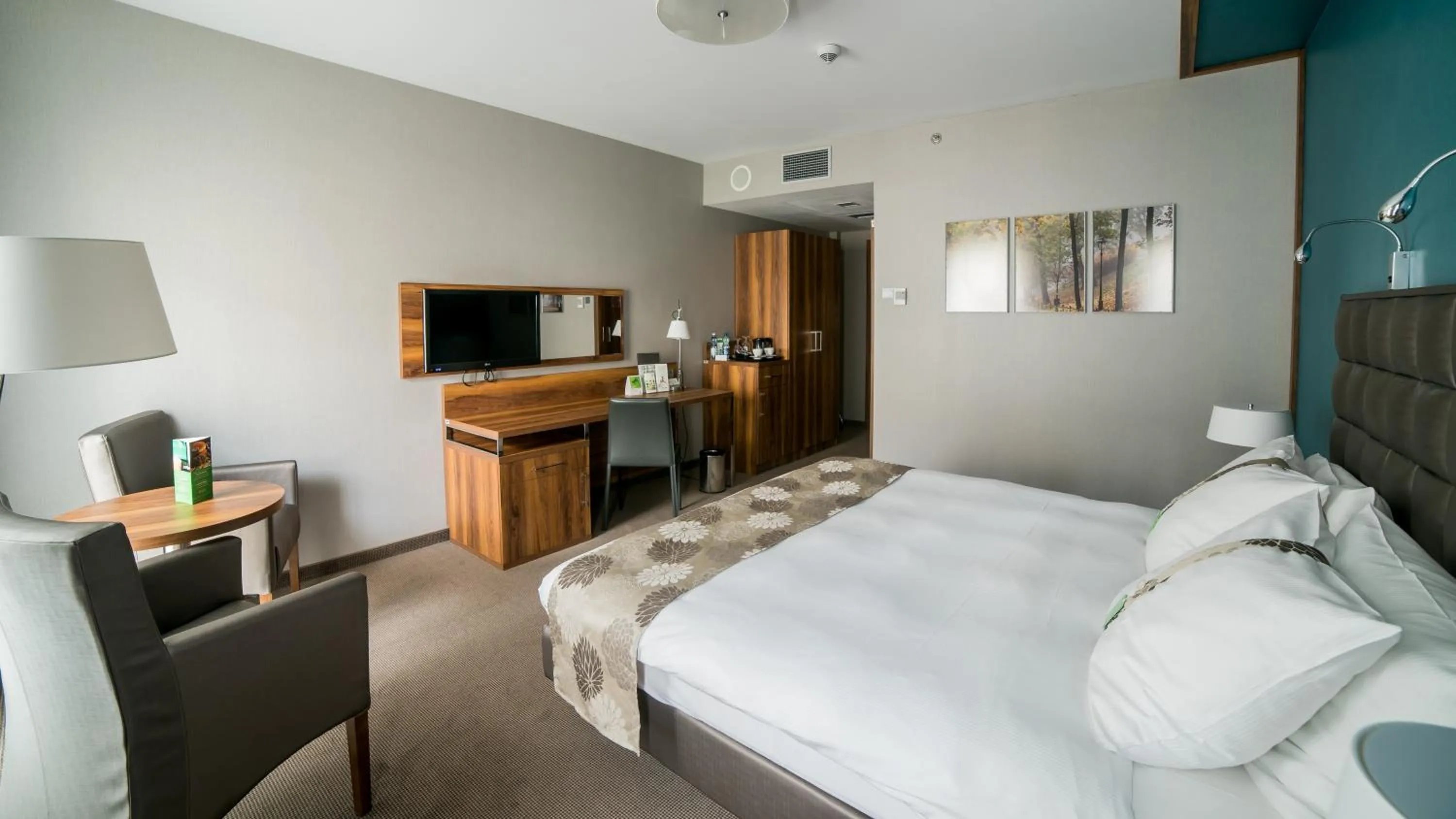 Bed in Holiday Inn Krakow City Centre by IHG