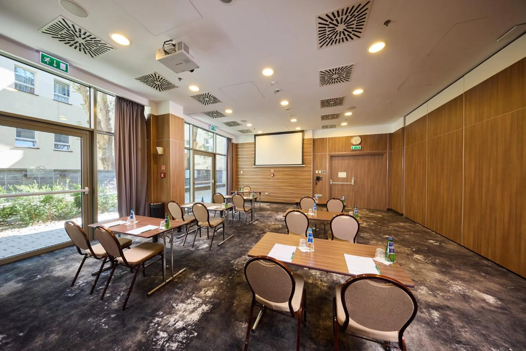 Meeting/conference room in Holiday Inn Krakow City Centre by IHG