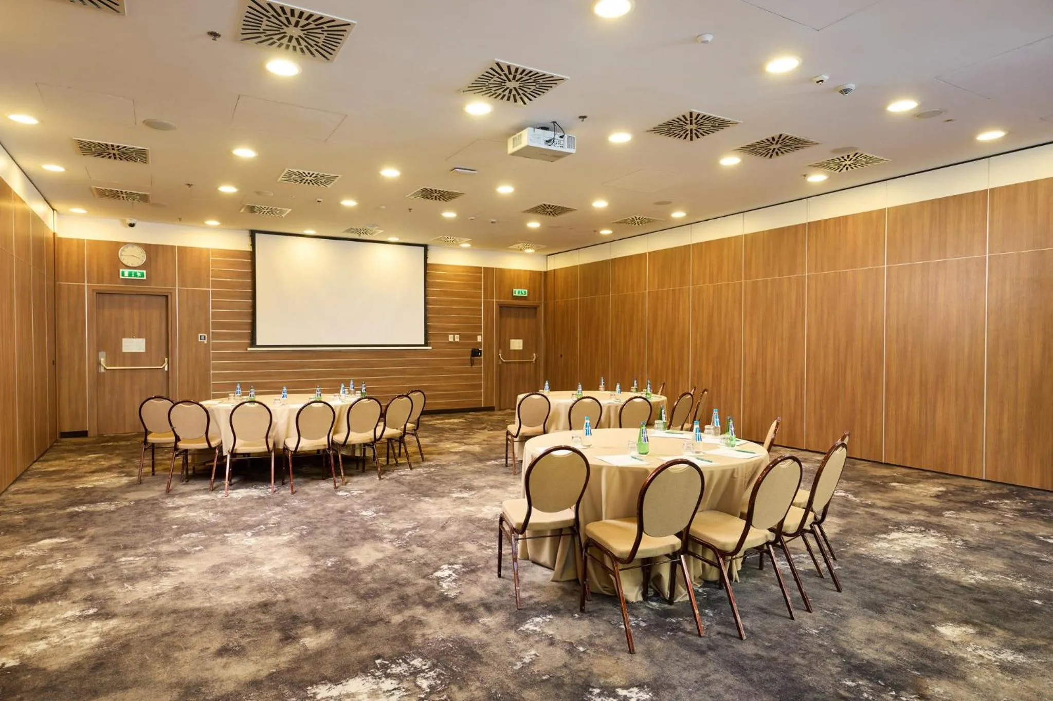 Meeting/conference room in Holiday Inn Krakow City Centre by IHG