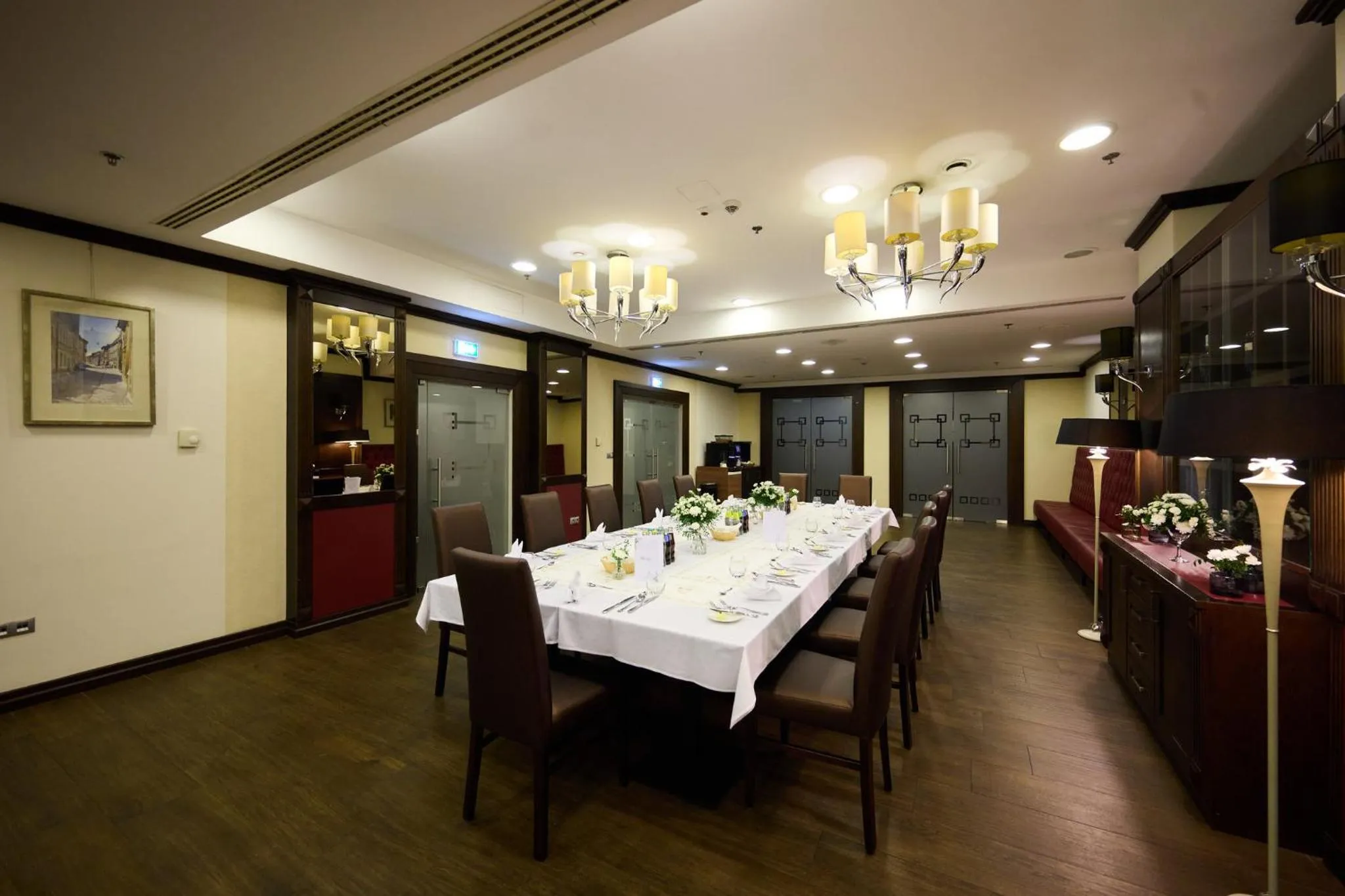 Restaurant/places to eat in Holiday Inn Krakow City Centre by IHG