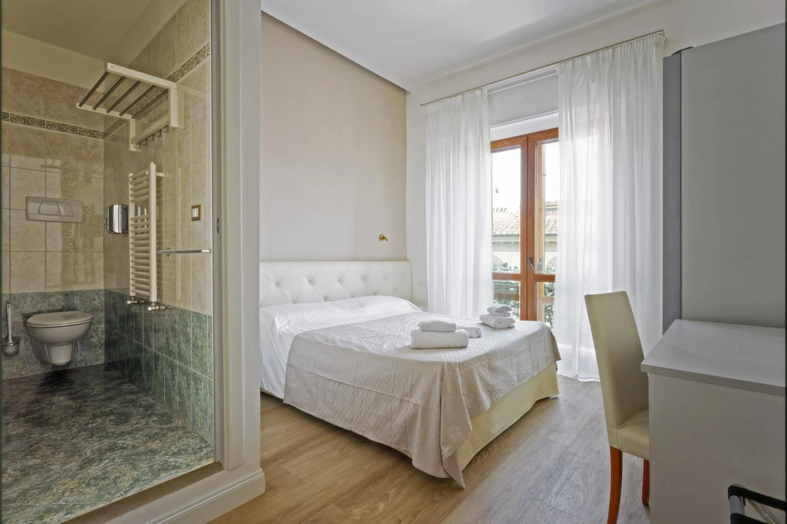 Photo of the whole room, Bed in Jade B&B