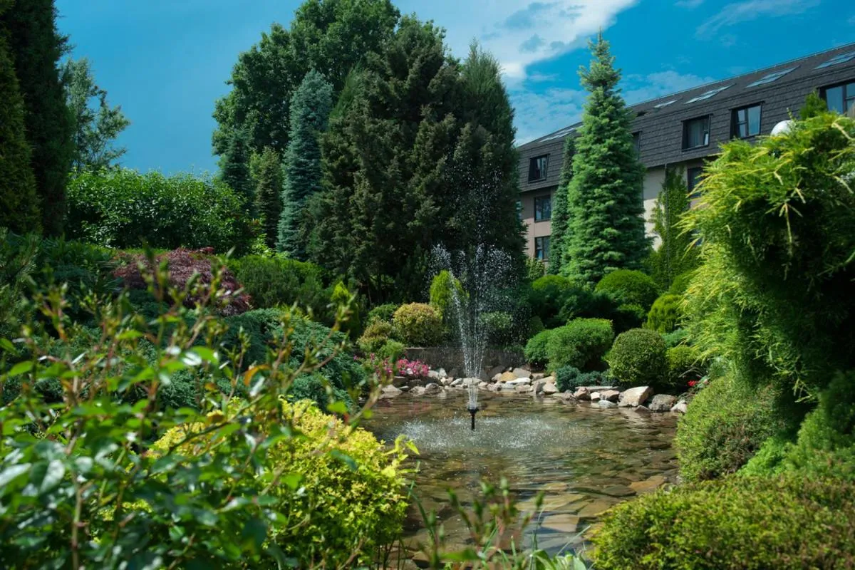 Garden in Booking Hotel & Spa