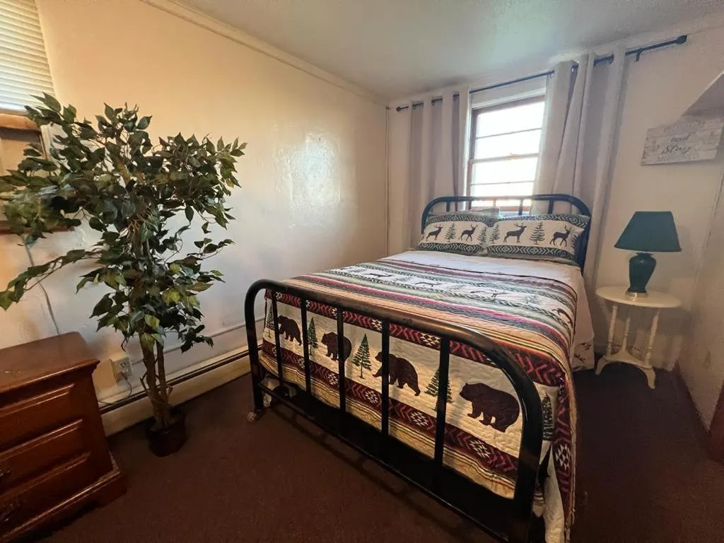 Bed in Whetstone Bay Lodge