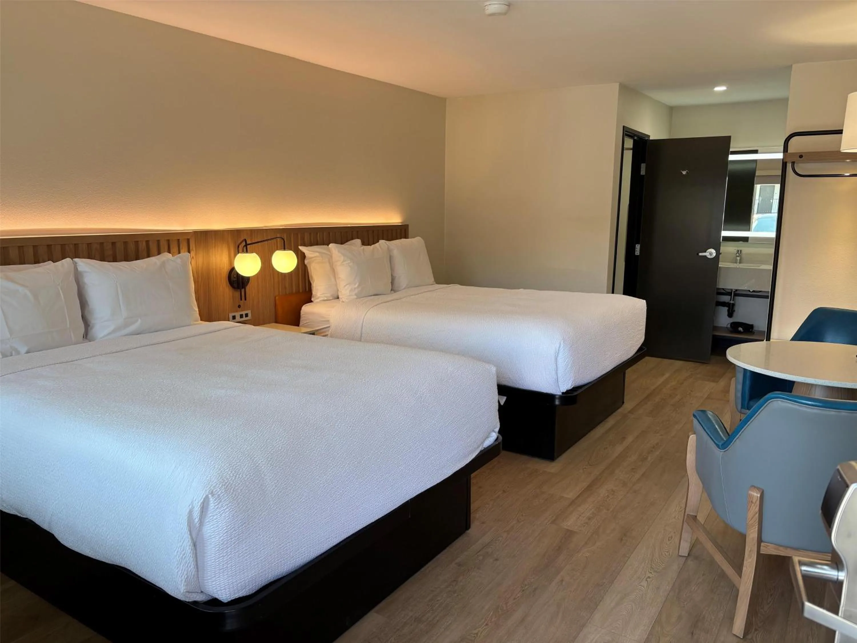 Bedroom, Bed in Best Western San Diego Pacific Beach/Mission Bay