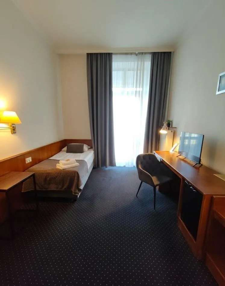 Bed in Polonia Raciborz