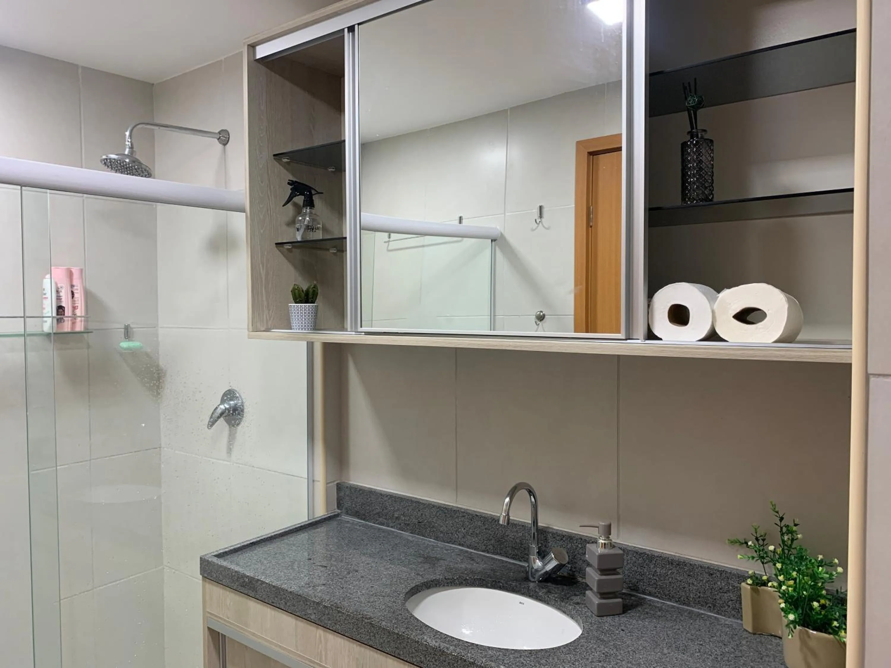 Shower in FLAT ECO RESORT PRAIA DOS CARNEIROS