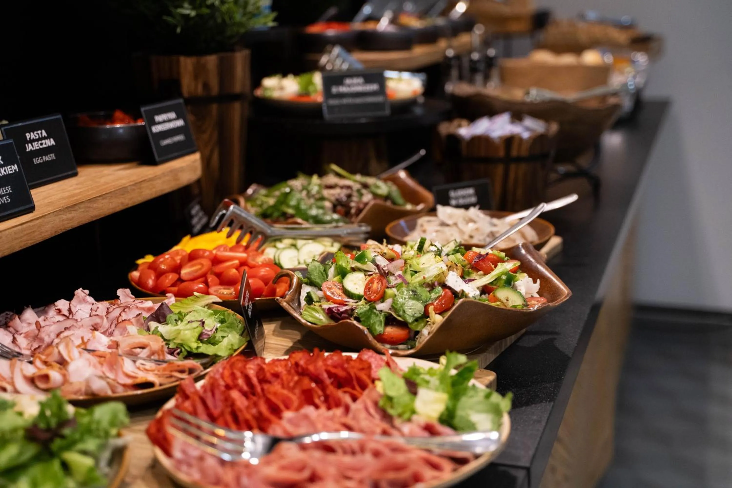 Buffet breakfast in Villa Ozone