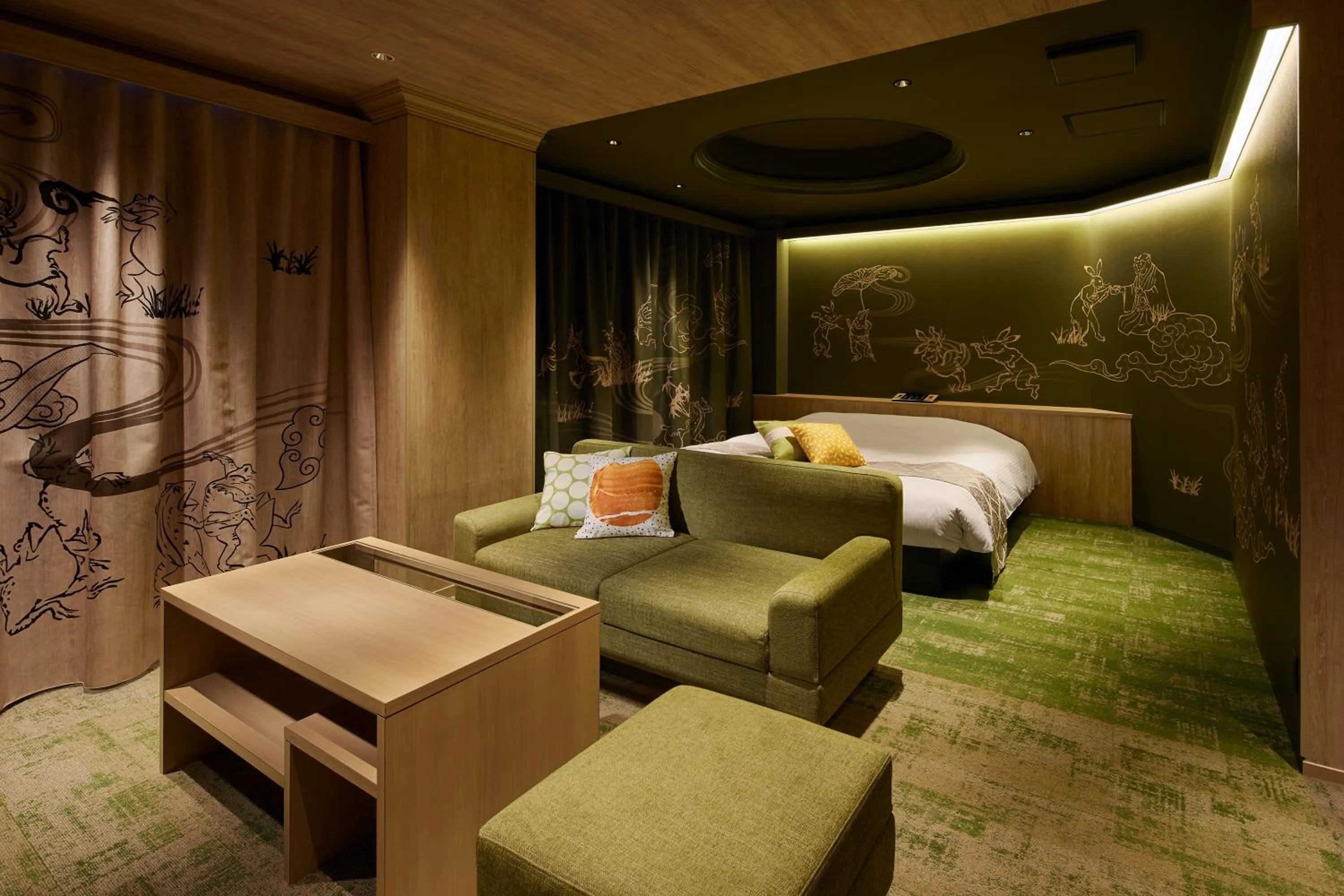 Living room, Bed in Yatomi Hotel Nuqu Natural Hot Spring