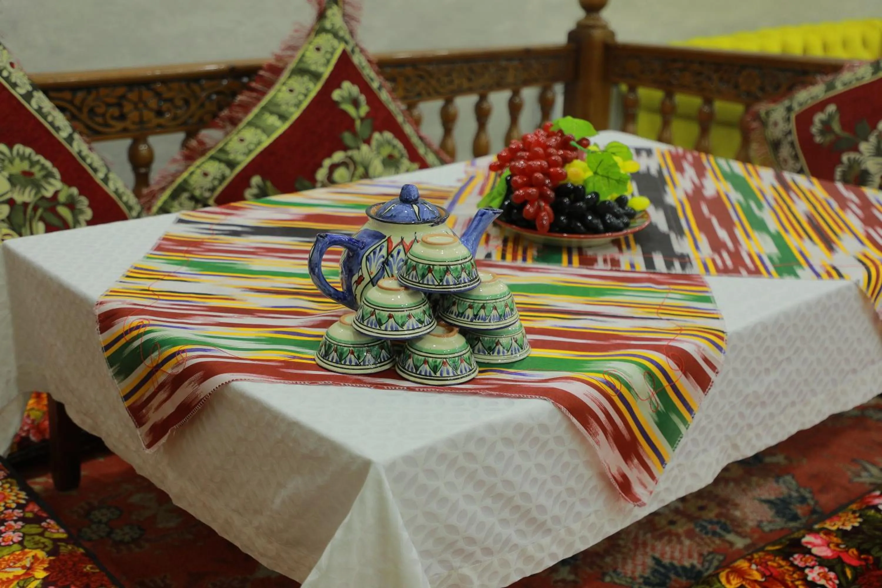 Restaurant/places to eat, Bed in Human Hotel