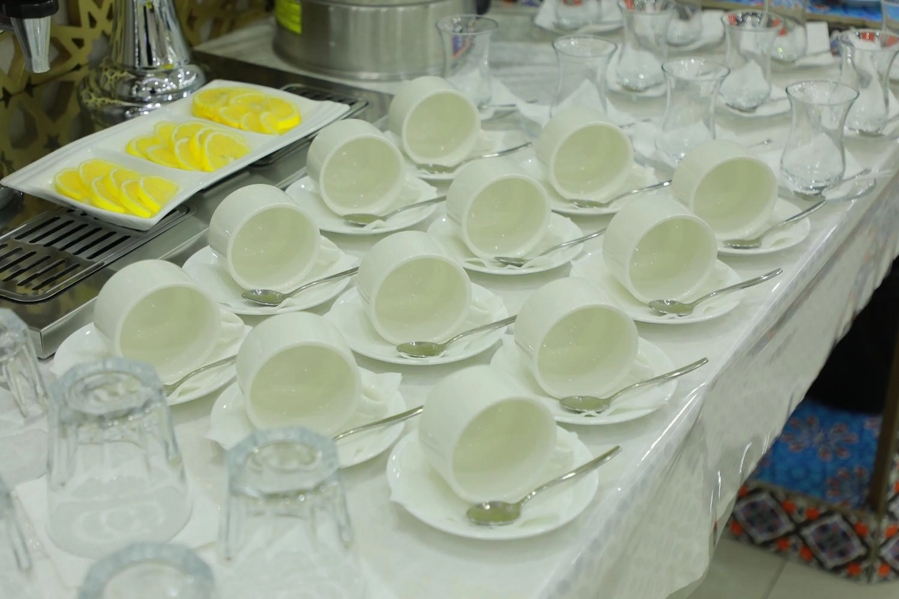 Coffee/tea facilities in Human Hotel