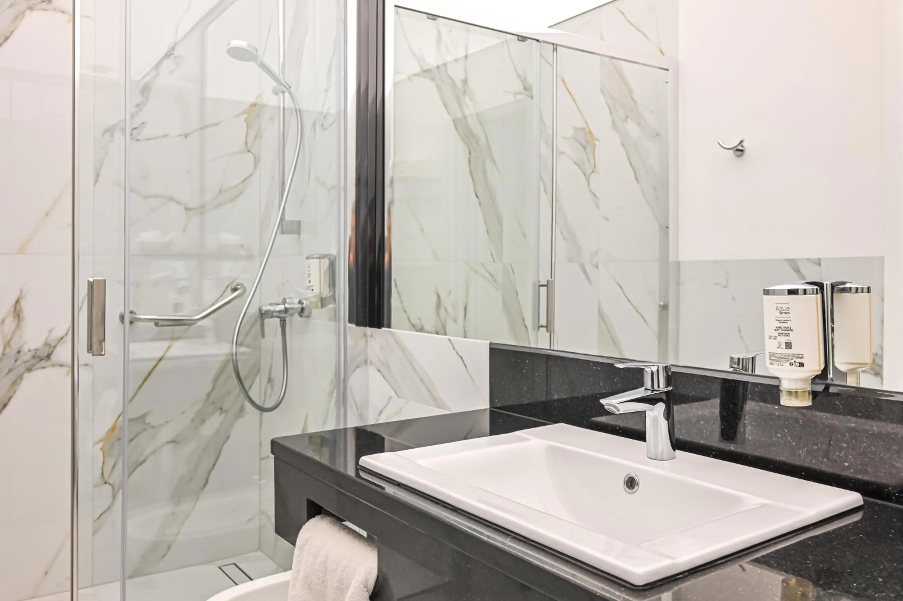 Shower in Hotel SPA Faltom Gdynia Rumia