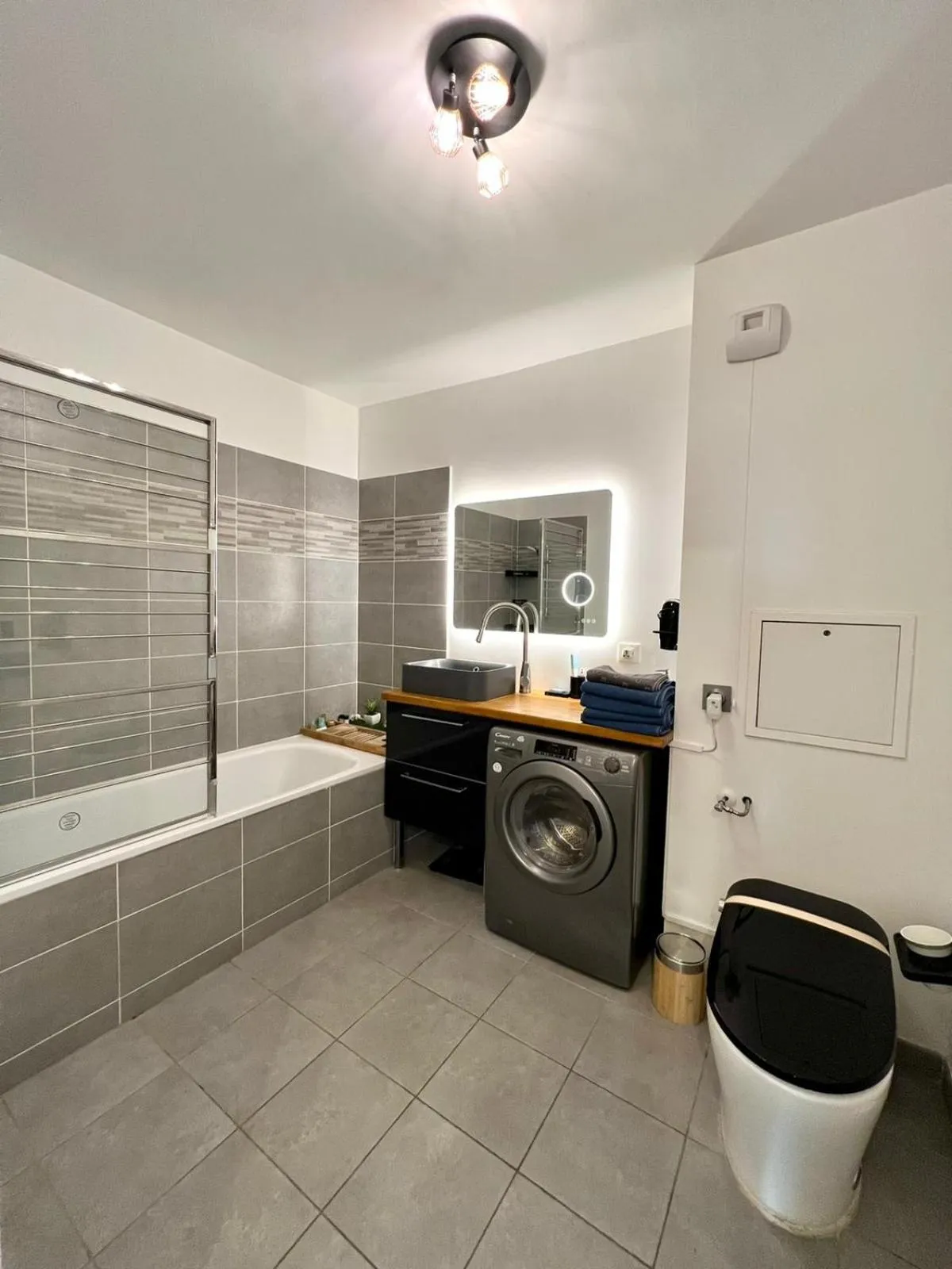 Bathroom in The Green Terrace Disneyland