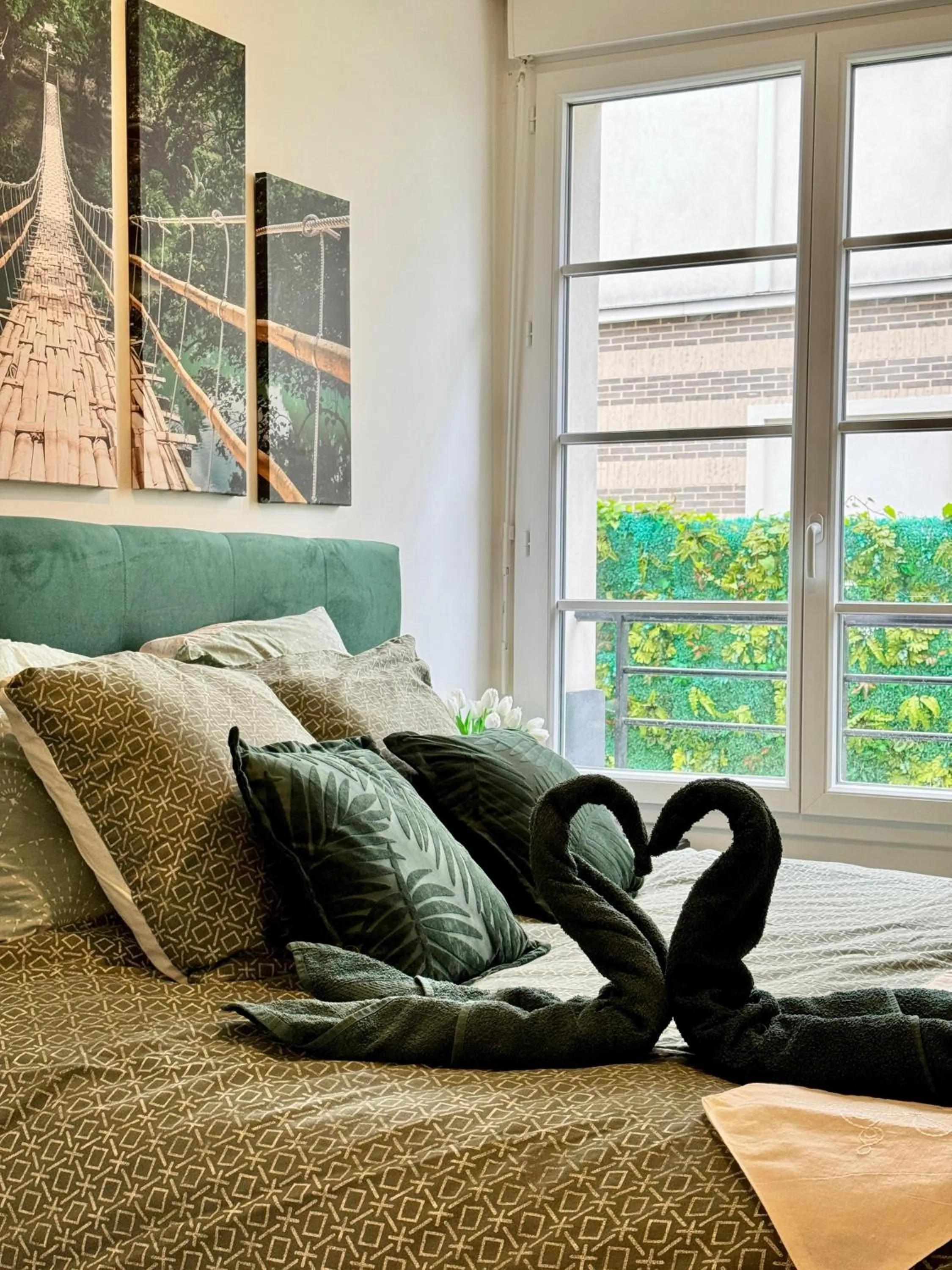 Bed in The Green Terrace Disneyland