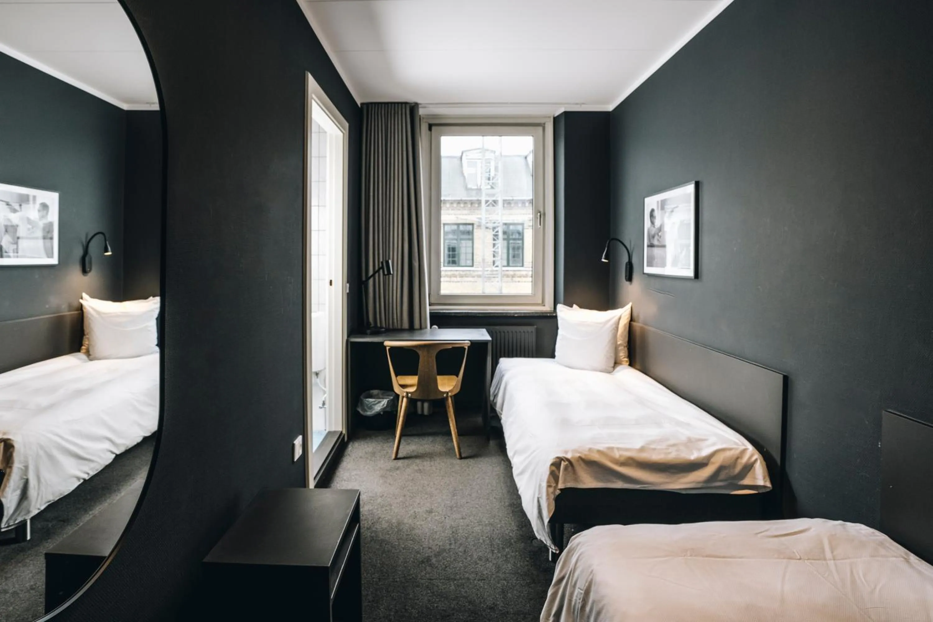 Bedroom, Bed in Hotel Maritime