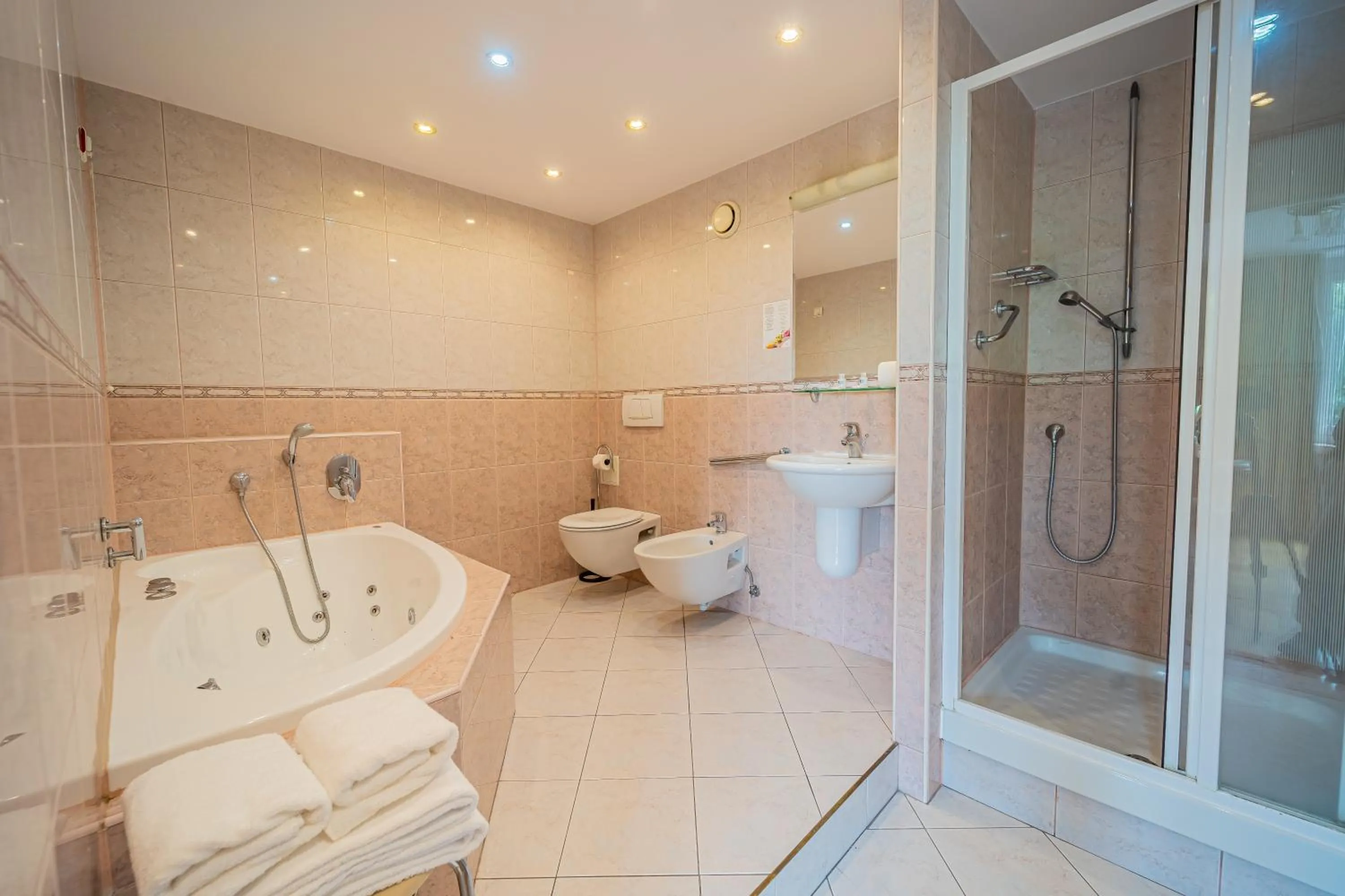 Shower in Hotel Mazowiecki Łódź