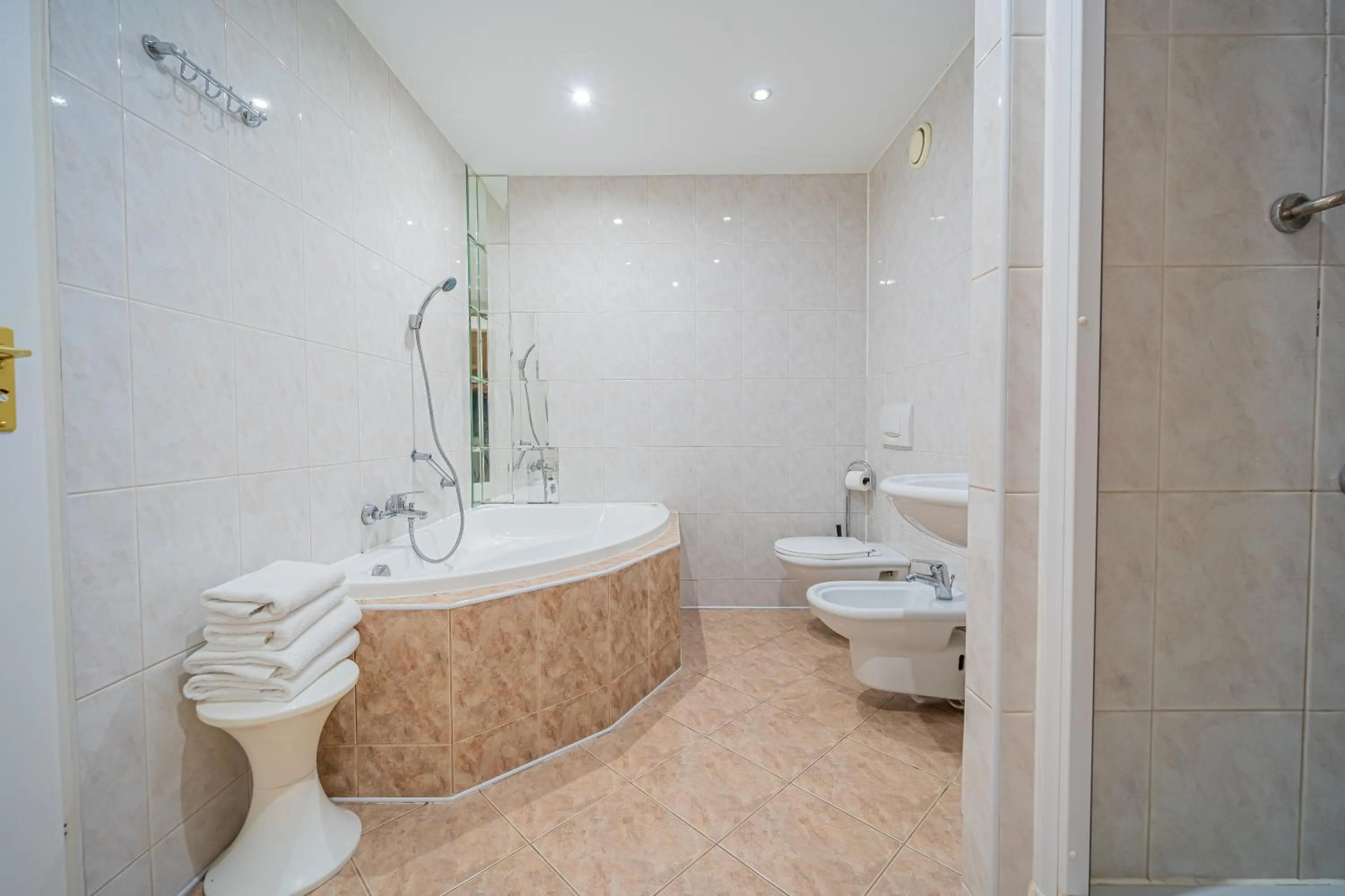 Shower in Hotel Mazowiecki Łódź