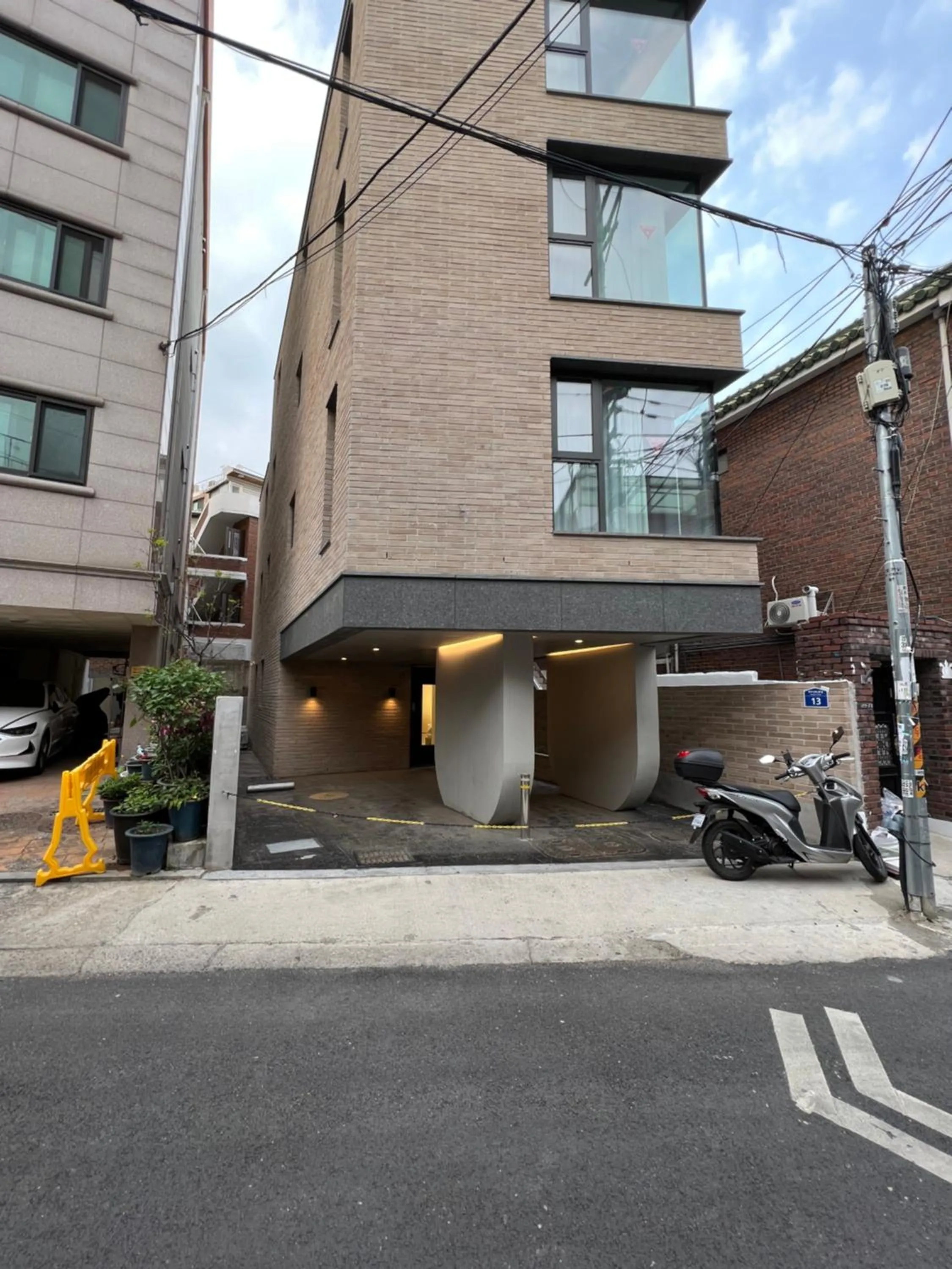 Property building in Hao Guesthouse in Hongdae
