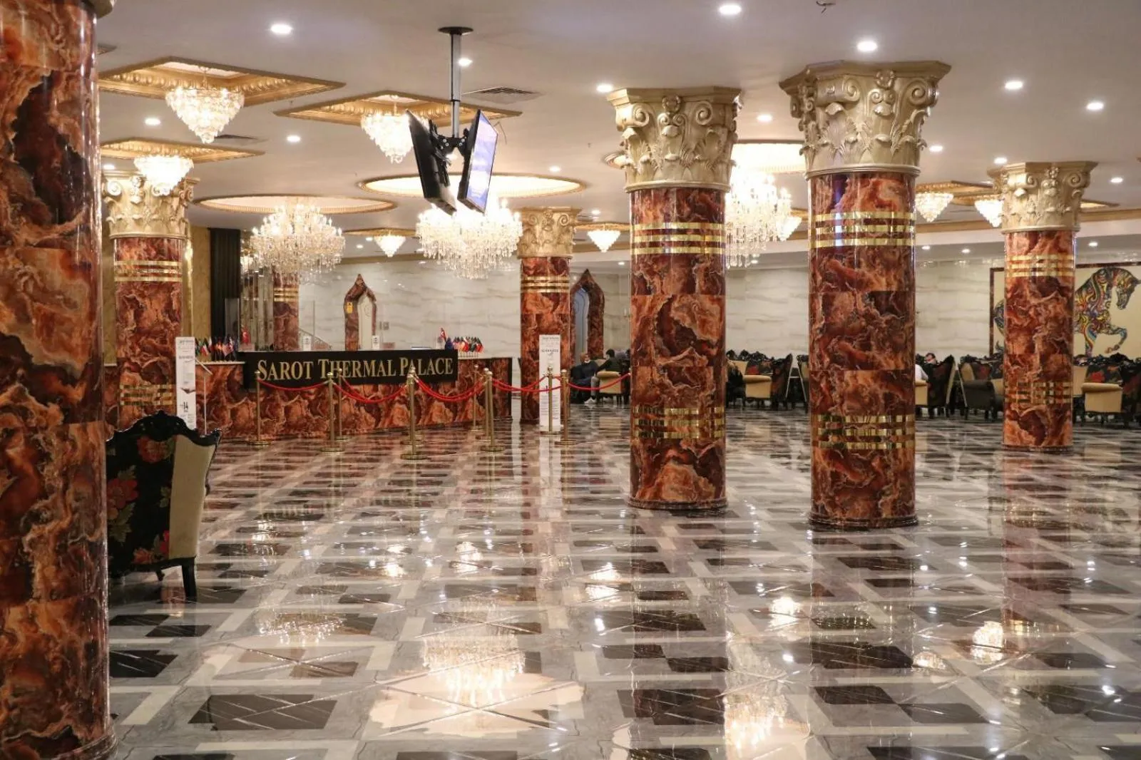Lobby or reception in Sarot Thermal Palace Tatil Köyü - Halal Hotel