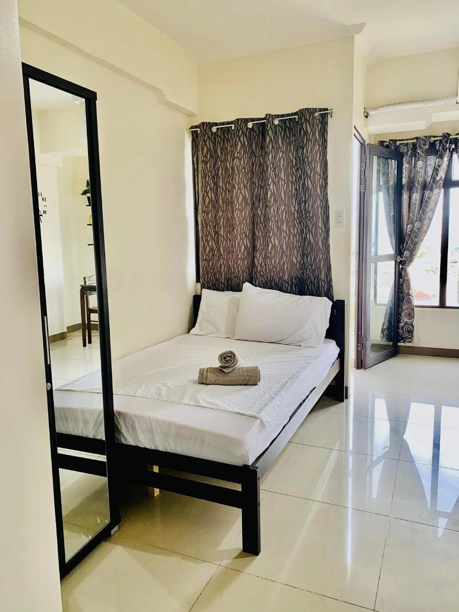 Bed in Mabolo Garden Flats Cebu
