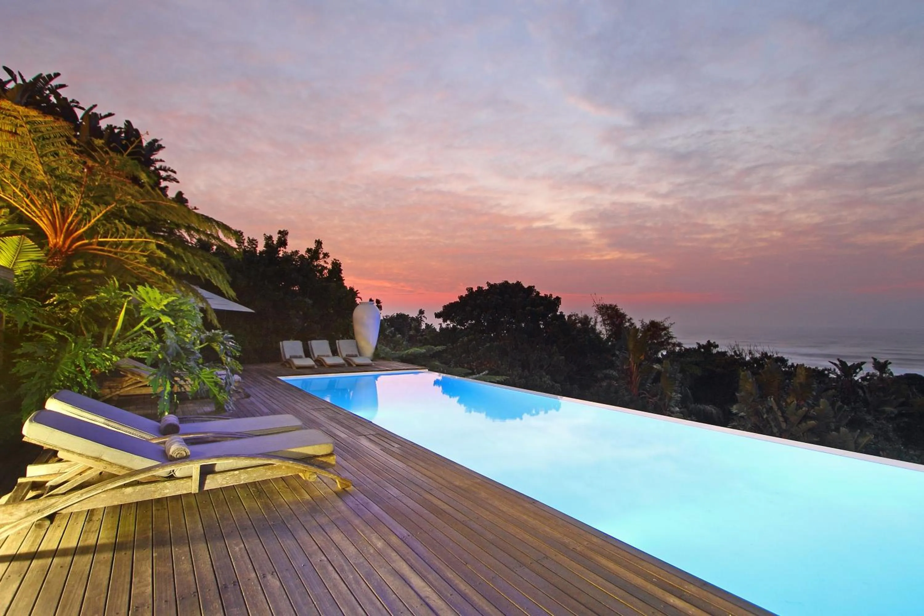 Swimming pool in Days At Sea Beach Lodge