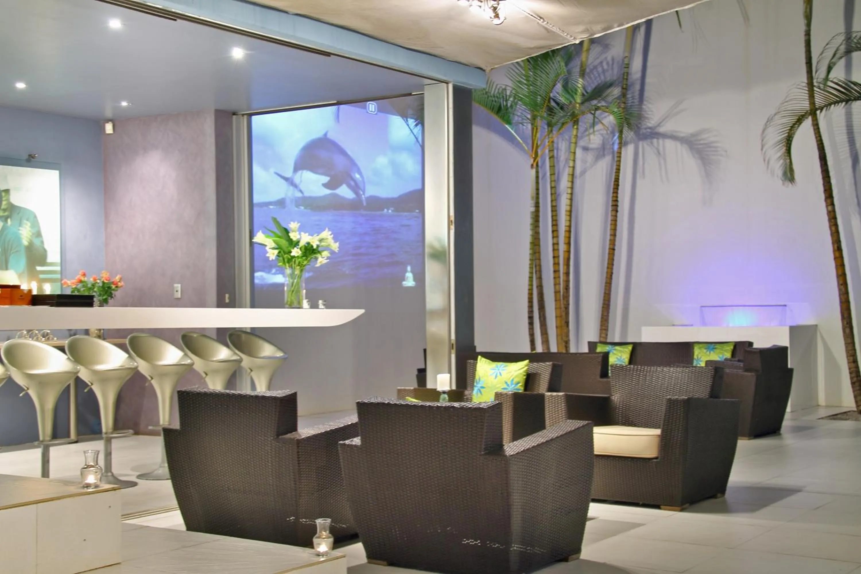 Lounge or bar in Days At Sea Beach Lodge