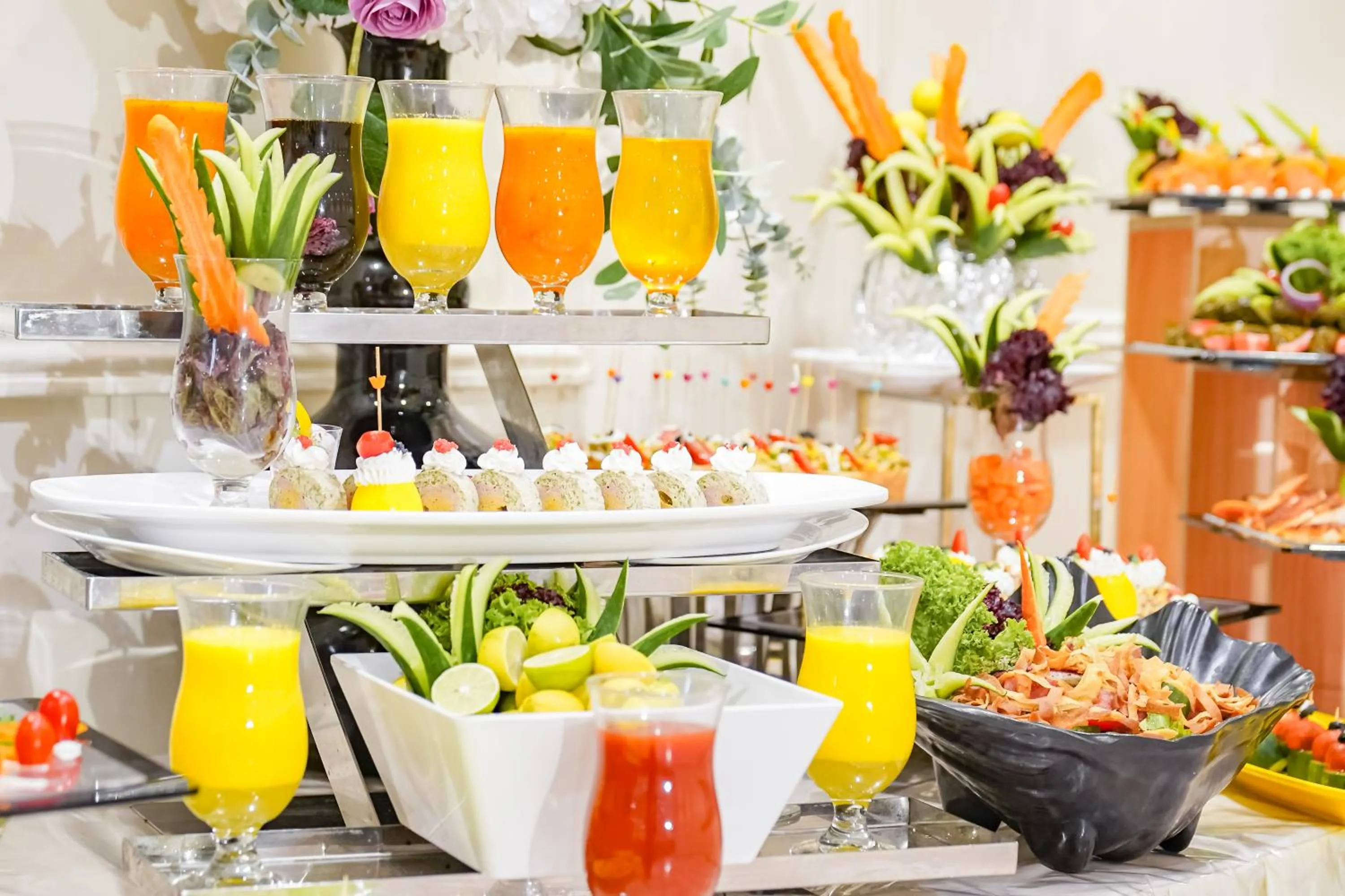 Food and drinks in Emaar Al Manar