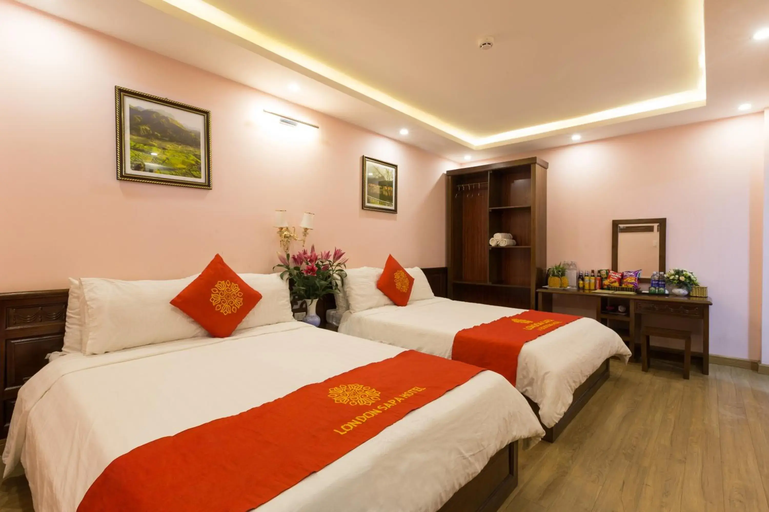 Twin Room with Bathroom in London Sa Pa Hotel Twin Room with Bathroom in London Sa Pa Hotel