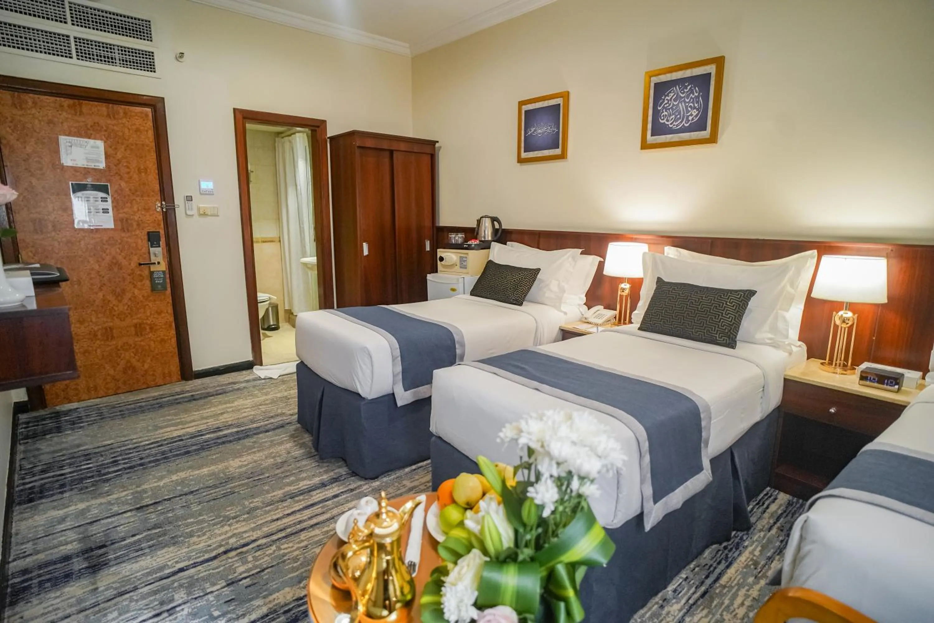 Bedroom, Bed in Emaar Al Khalil