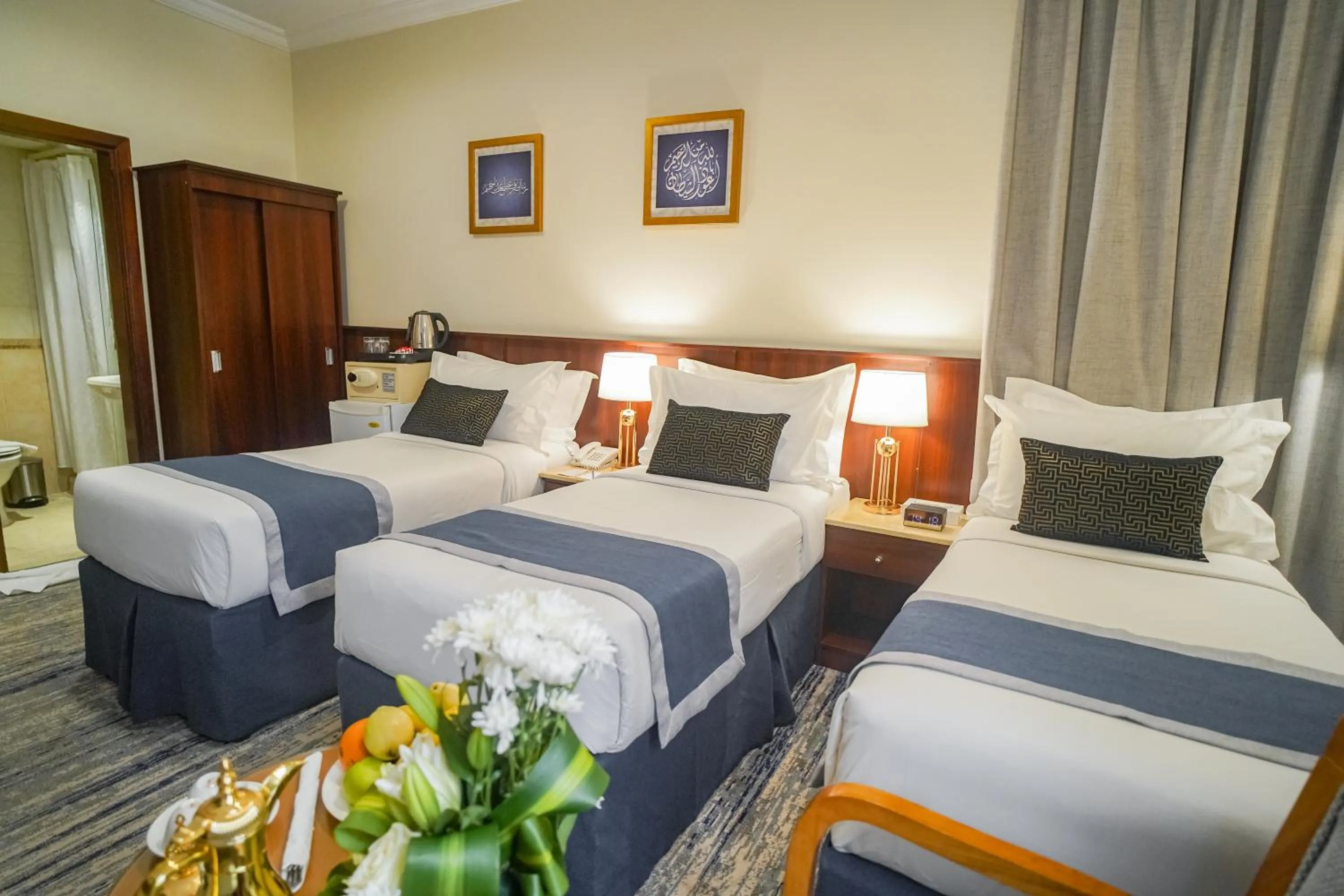 Bedroom, Bed in Emaar Al Khalil