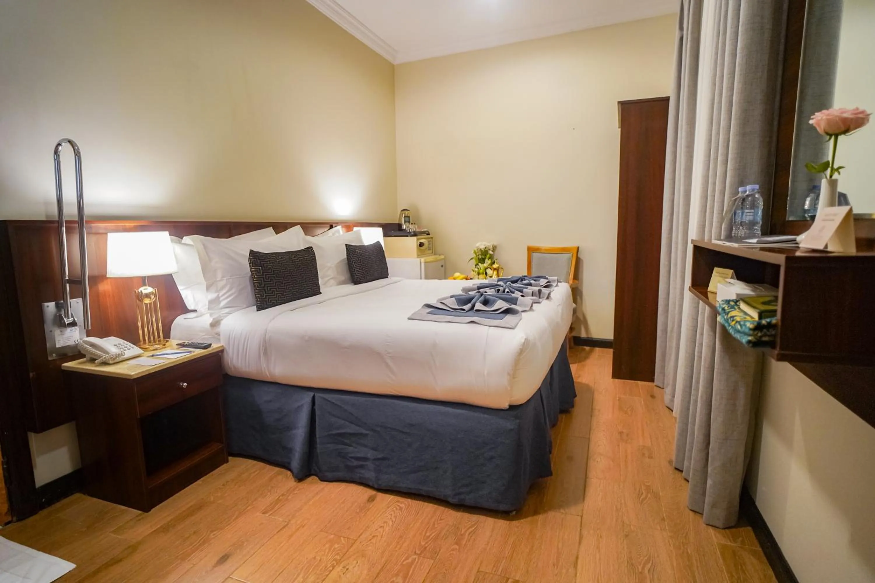 Bed in Emaar Al Khalil