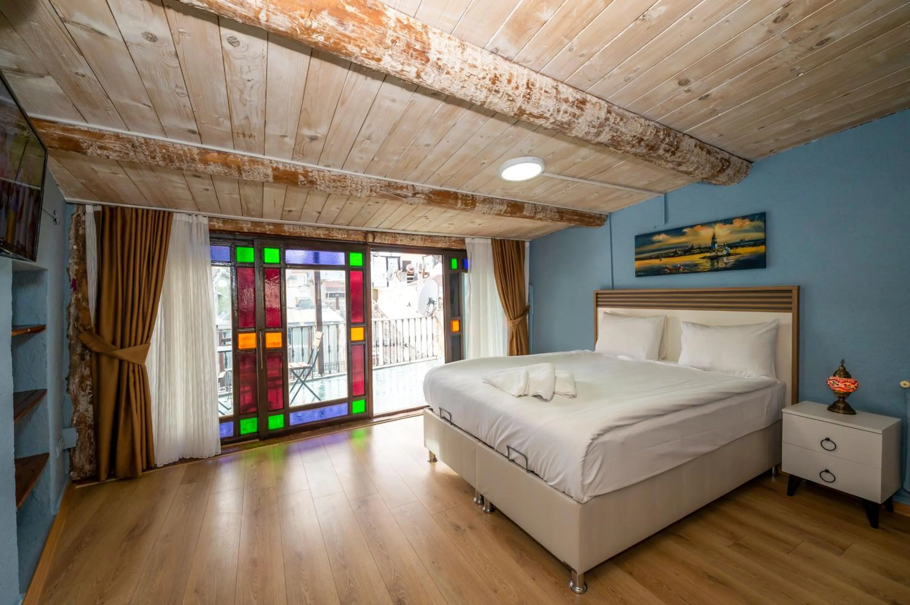 Bed in Taksim Antique Hotel