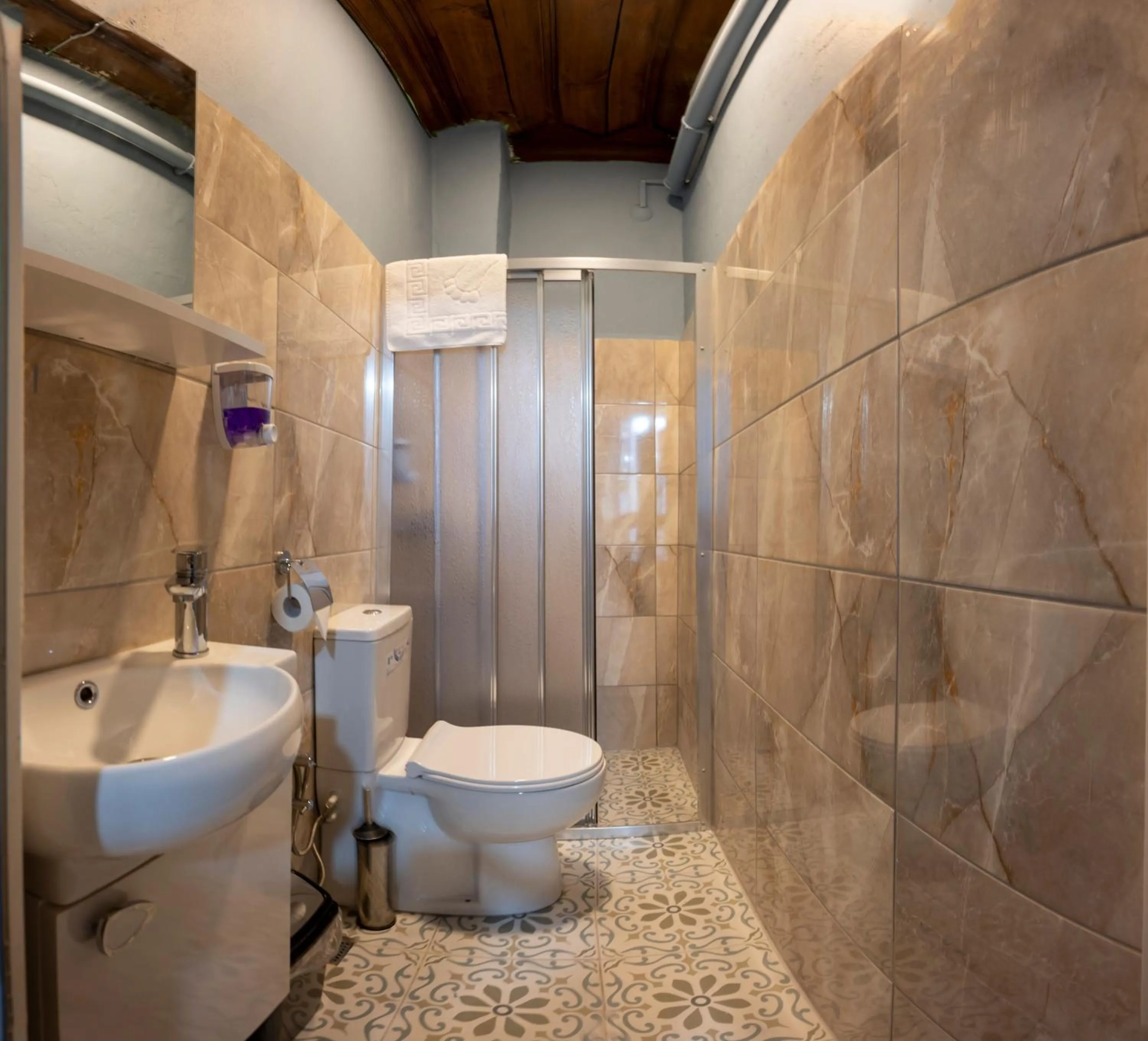 Shower in Taksim Antique Hotel