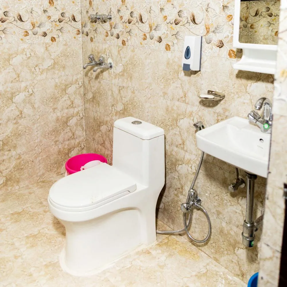 Bathroom in Jagdambey Hotel