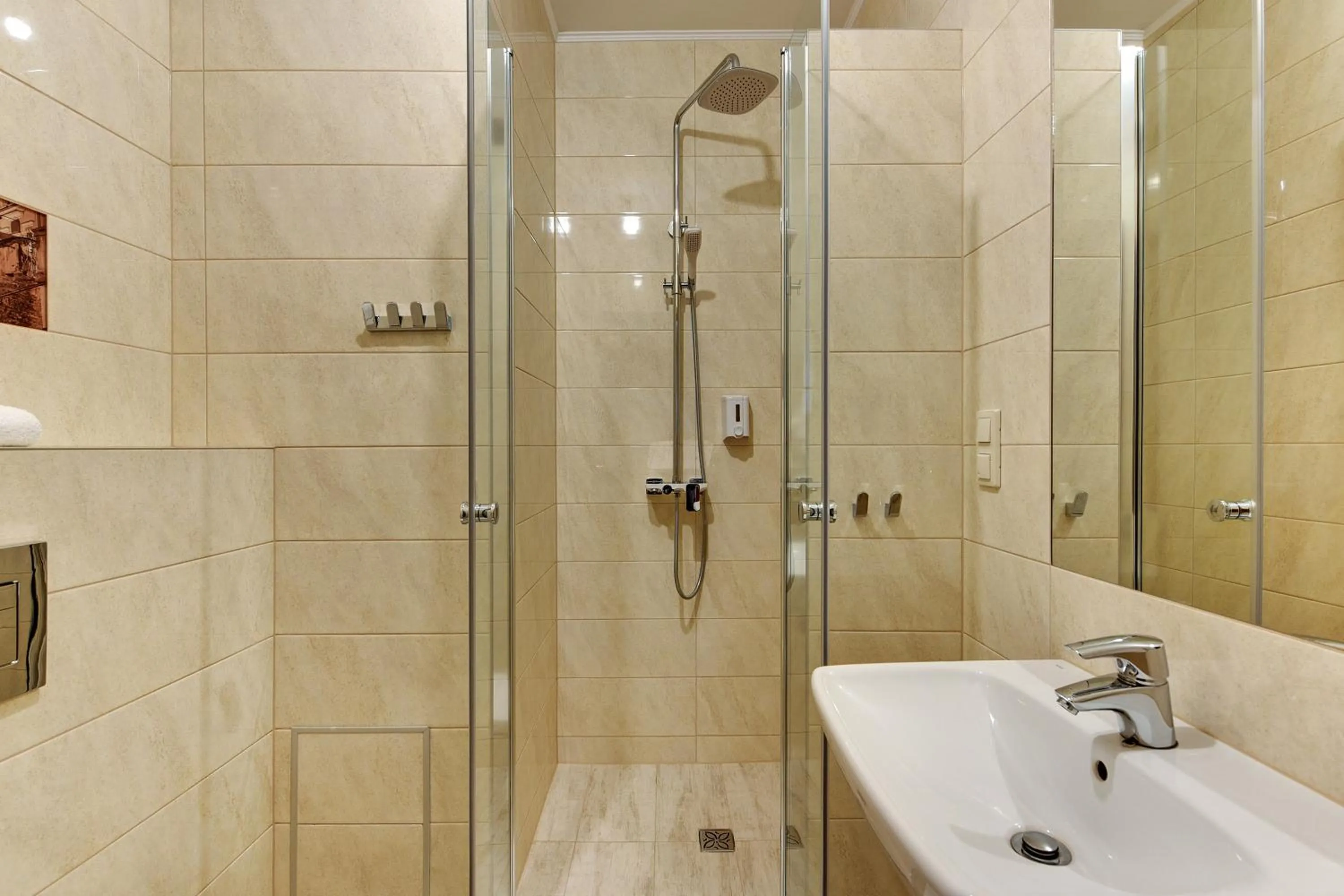 Photo of the whole room in Abak