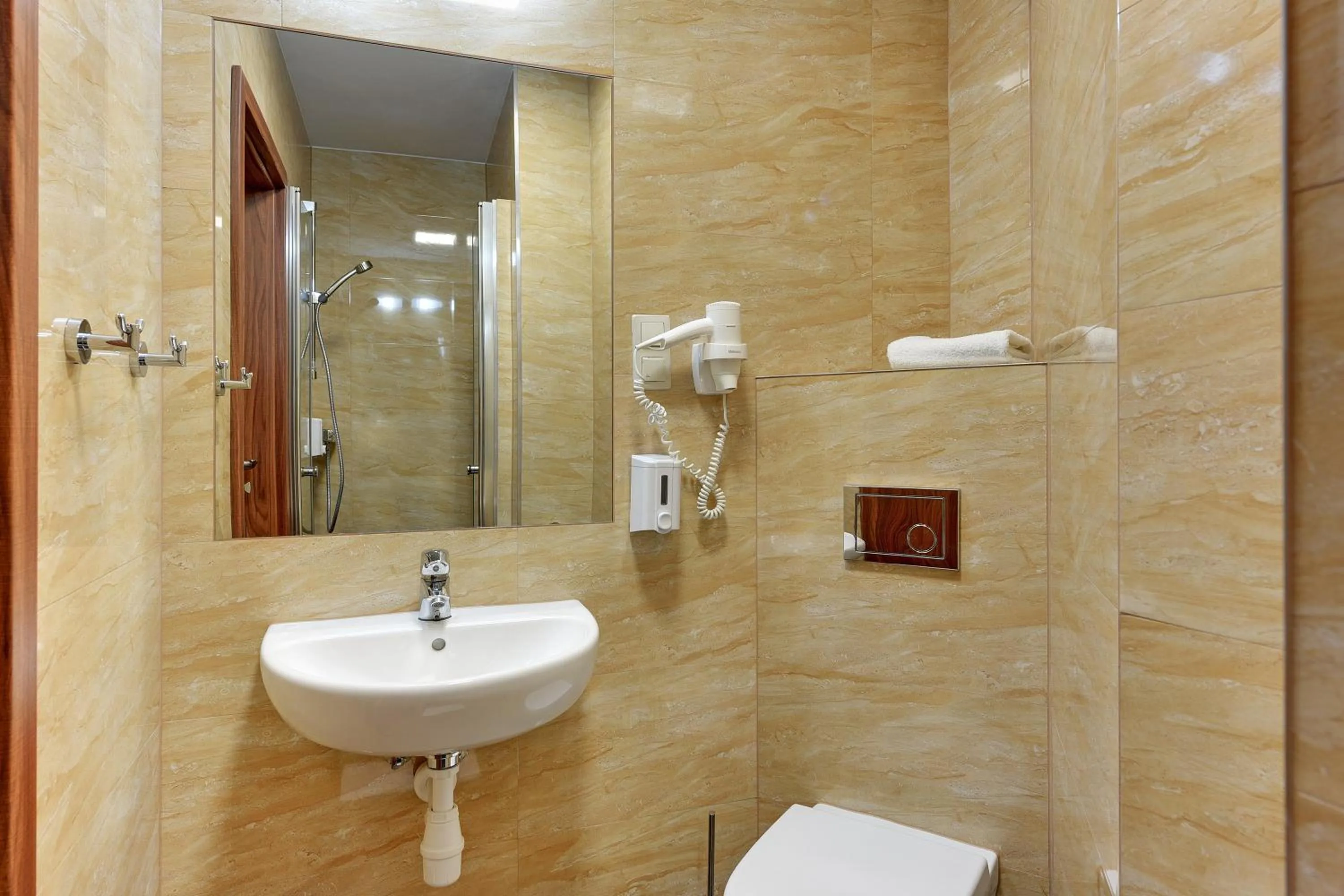 Photo of the whole room in Abak