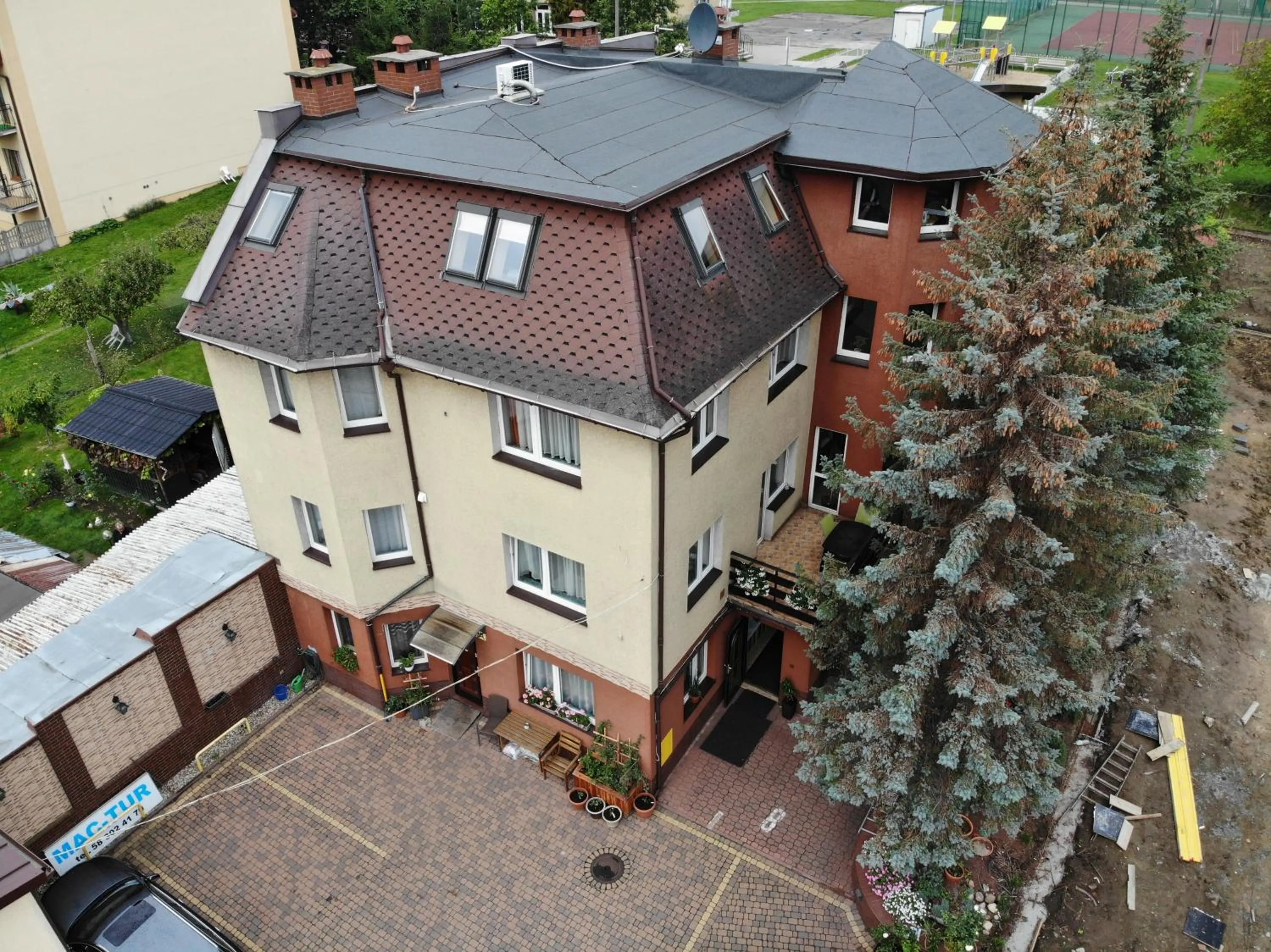 Property building in Abak