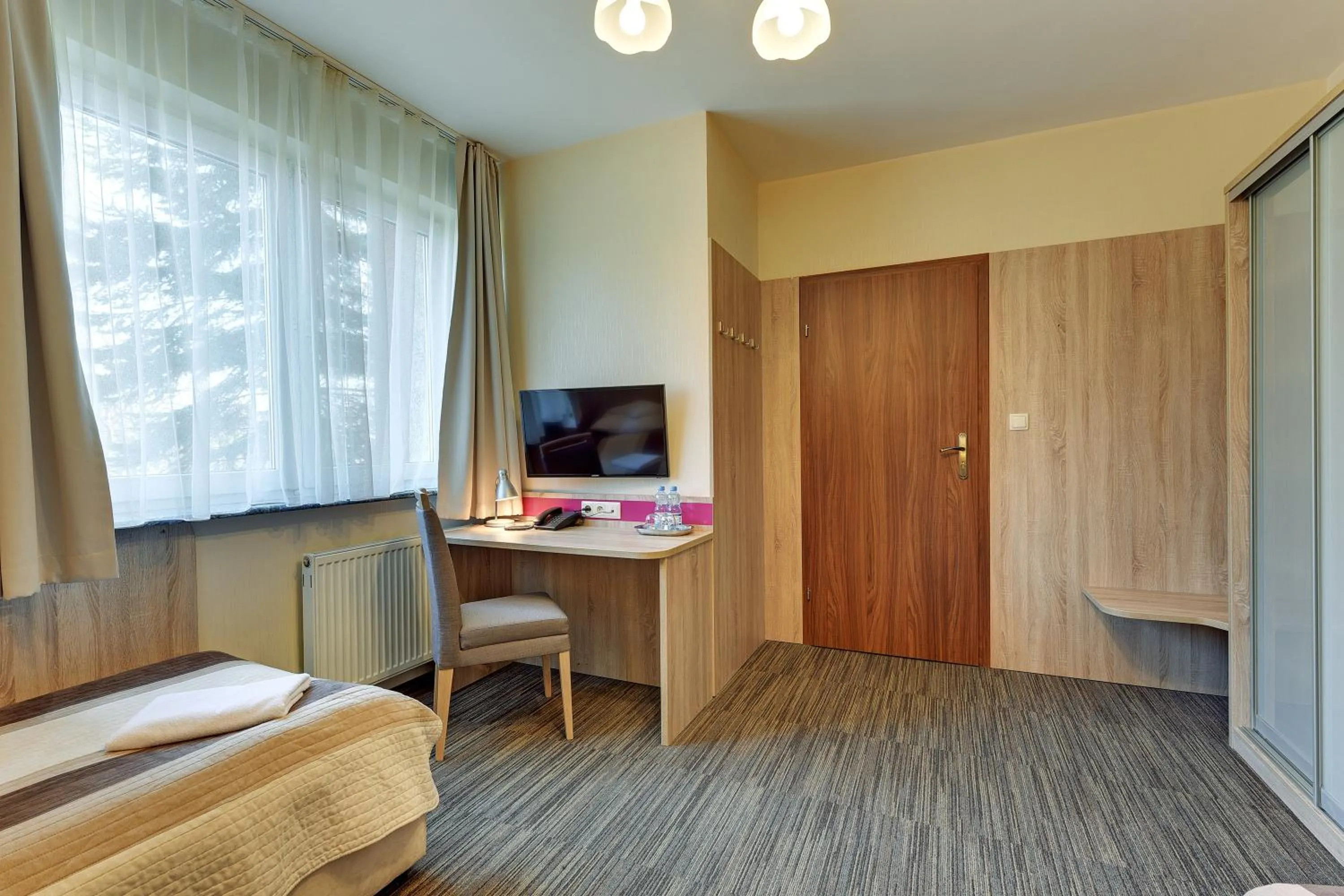 Photo of the whole room in Abak