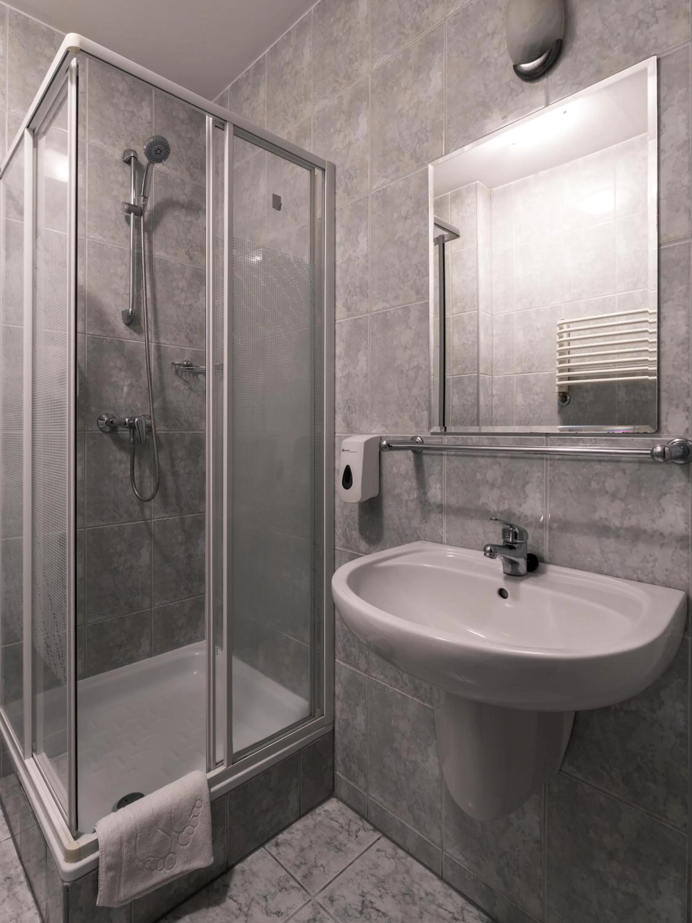 Shower in Nova Hotel