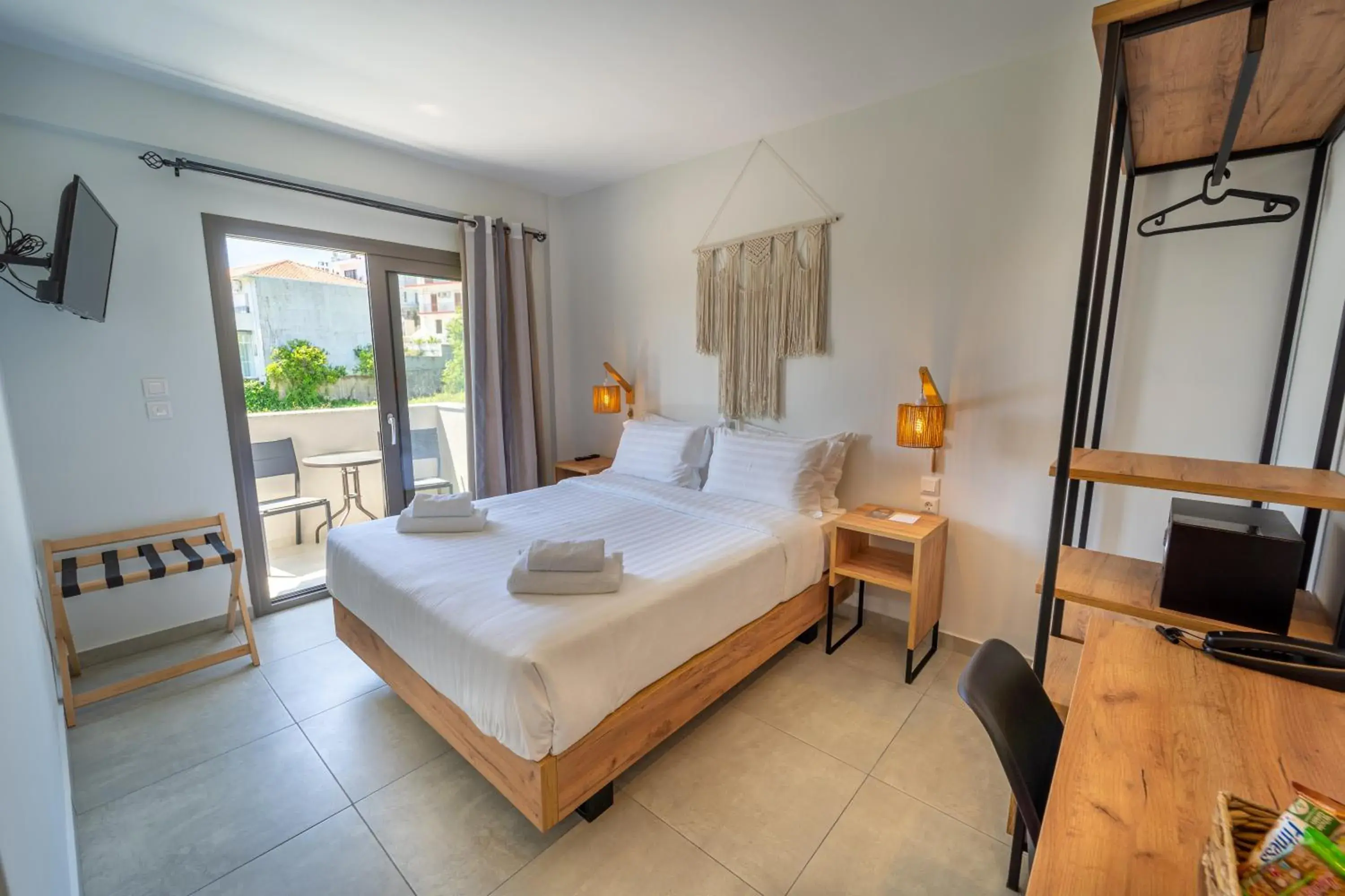 Superior Double Room in Niso Skiathos Superior Double Room in Niso Skiathos